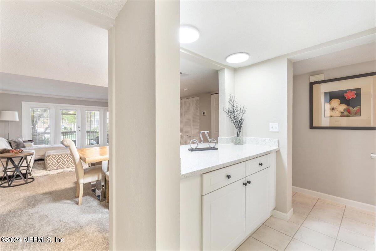 6616 LA MIRADA Drive E, 1