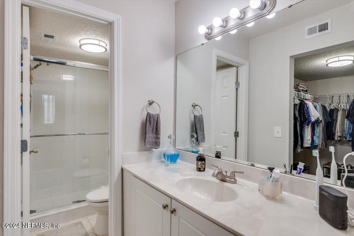 6616 LA MIRADA Drive E, 1