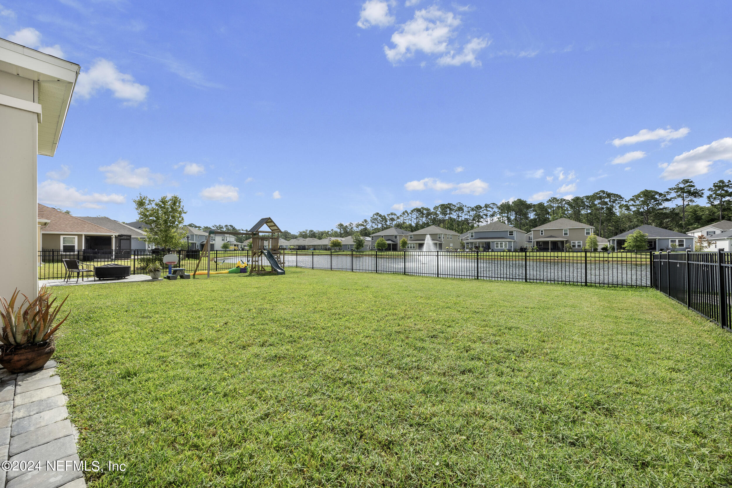 7638 SUNNYDALE Lane