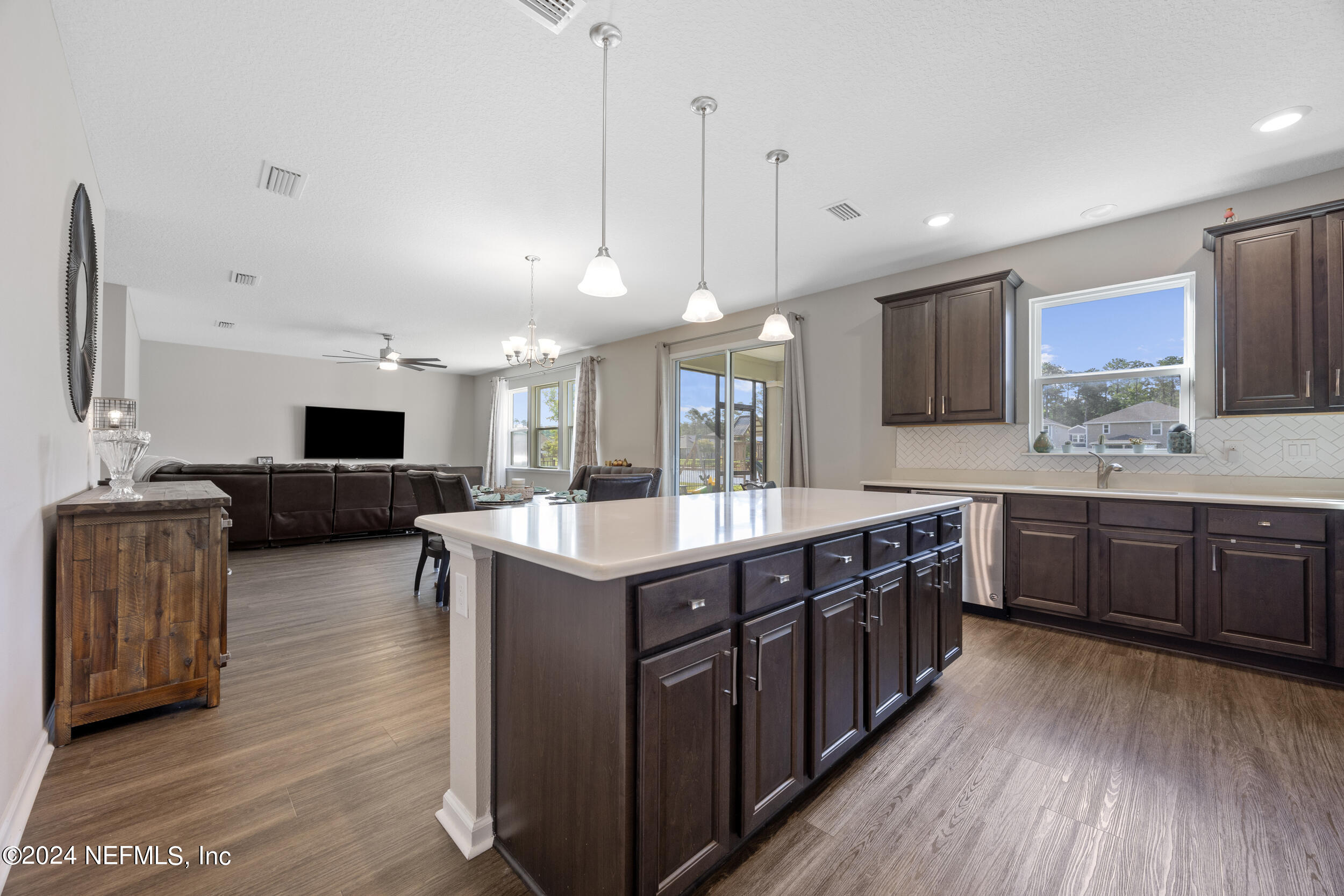 7638 SUNNYDALE Lane