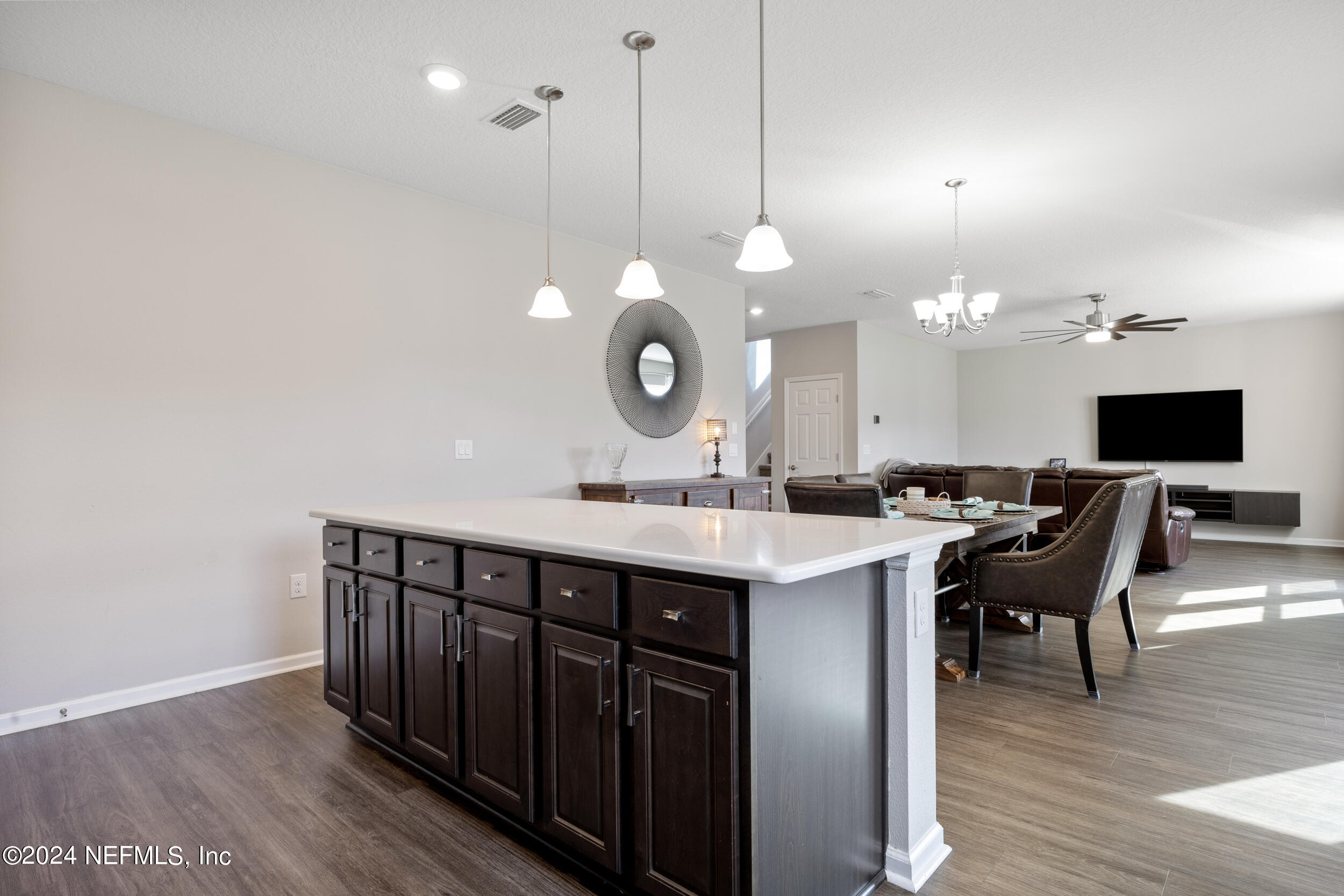 7638 SUNNYDALE Lane