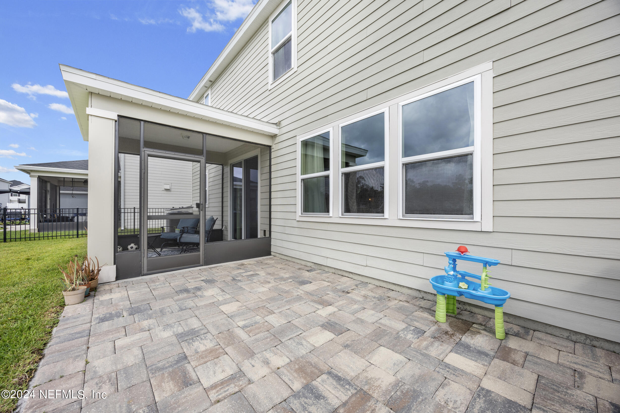 7638 SUNNYDALE Lane