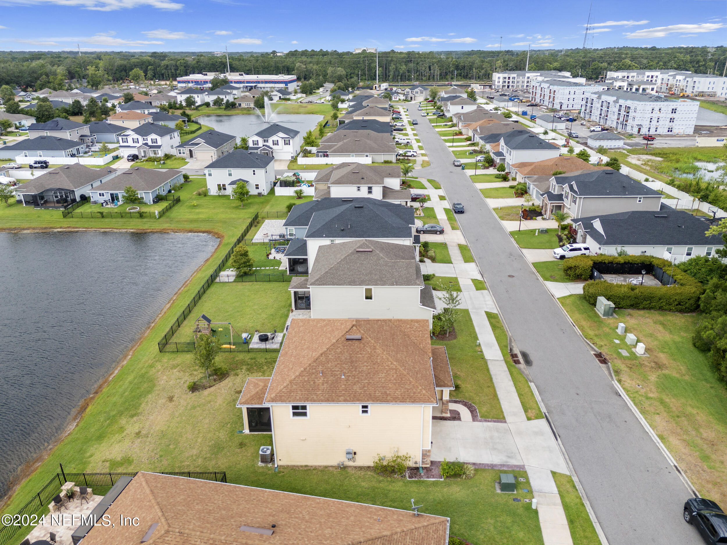 7638 SUNNYDALE Lane