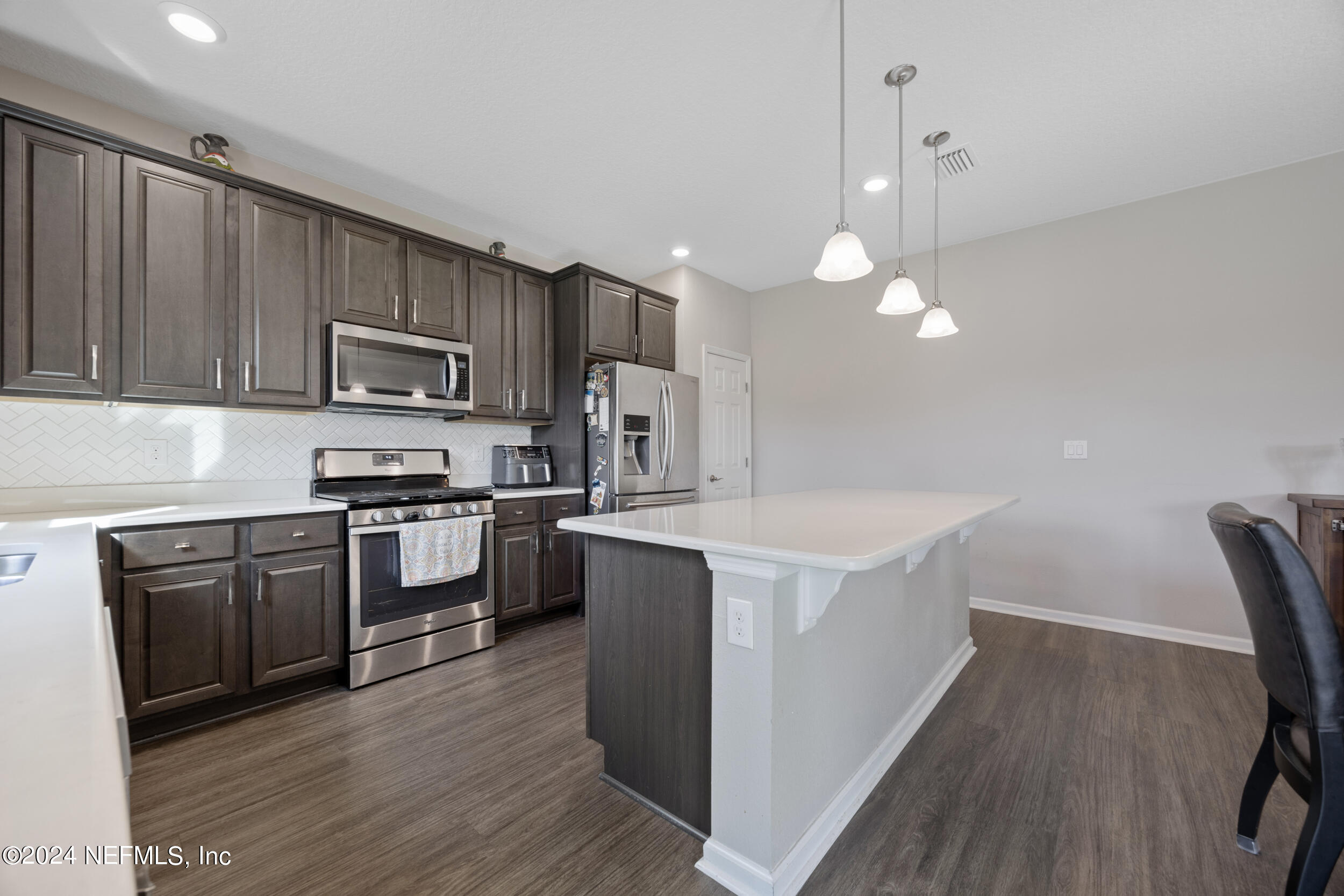 7638 SUNNYDALE Lane
