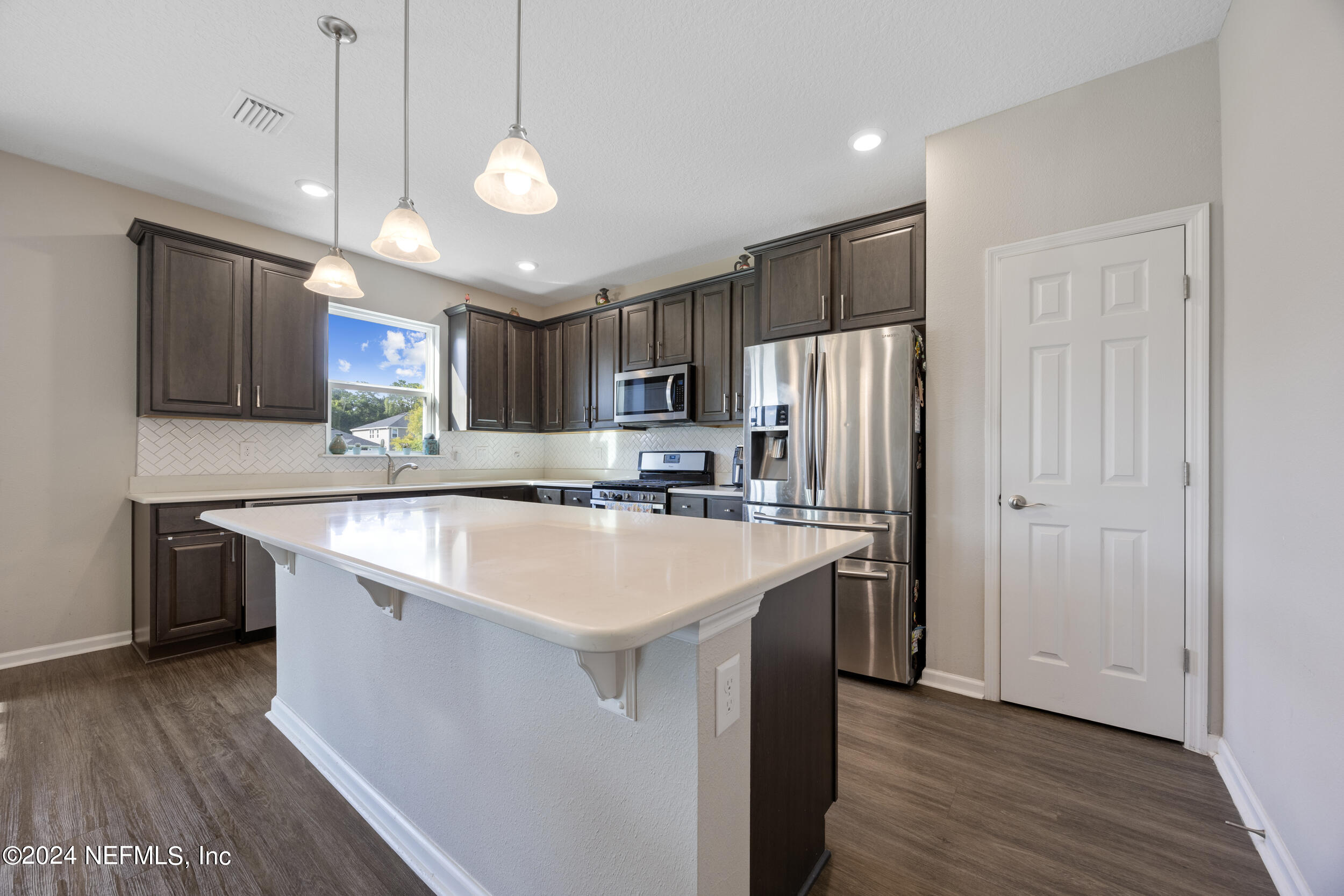 7638 SUNNYDALE Lane
