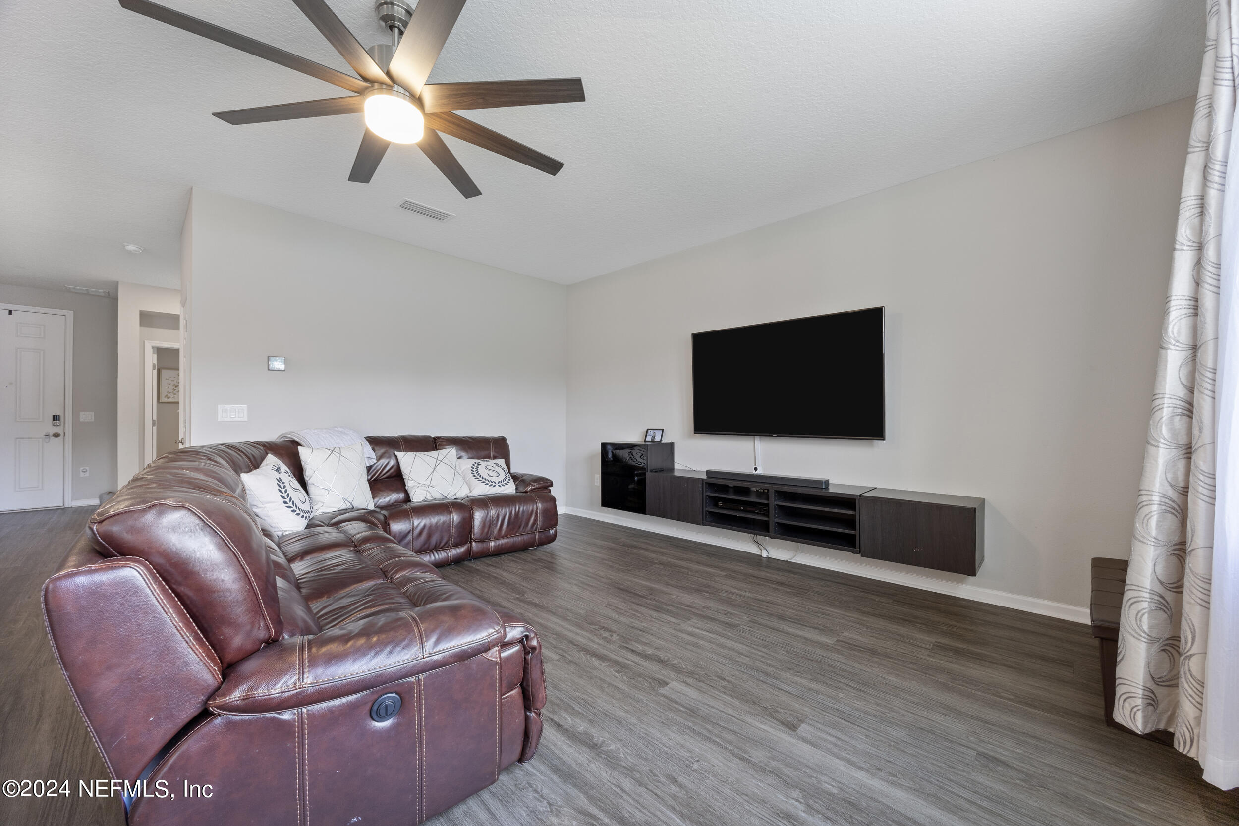 7638 SUNNYDALE Lane