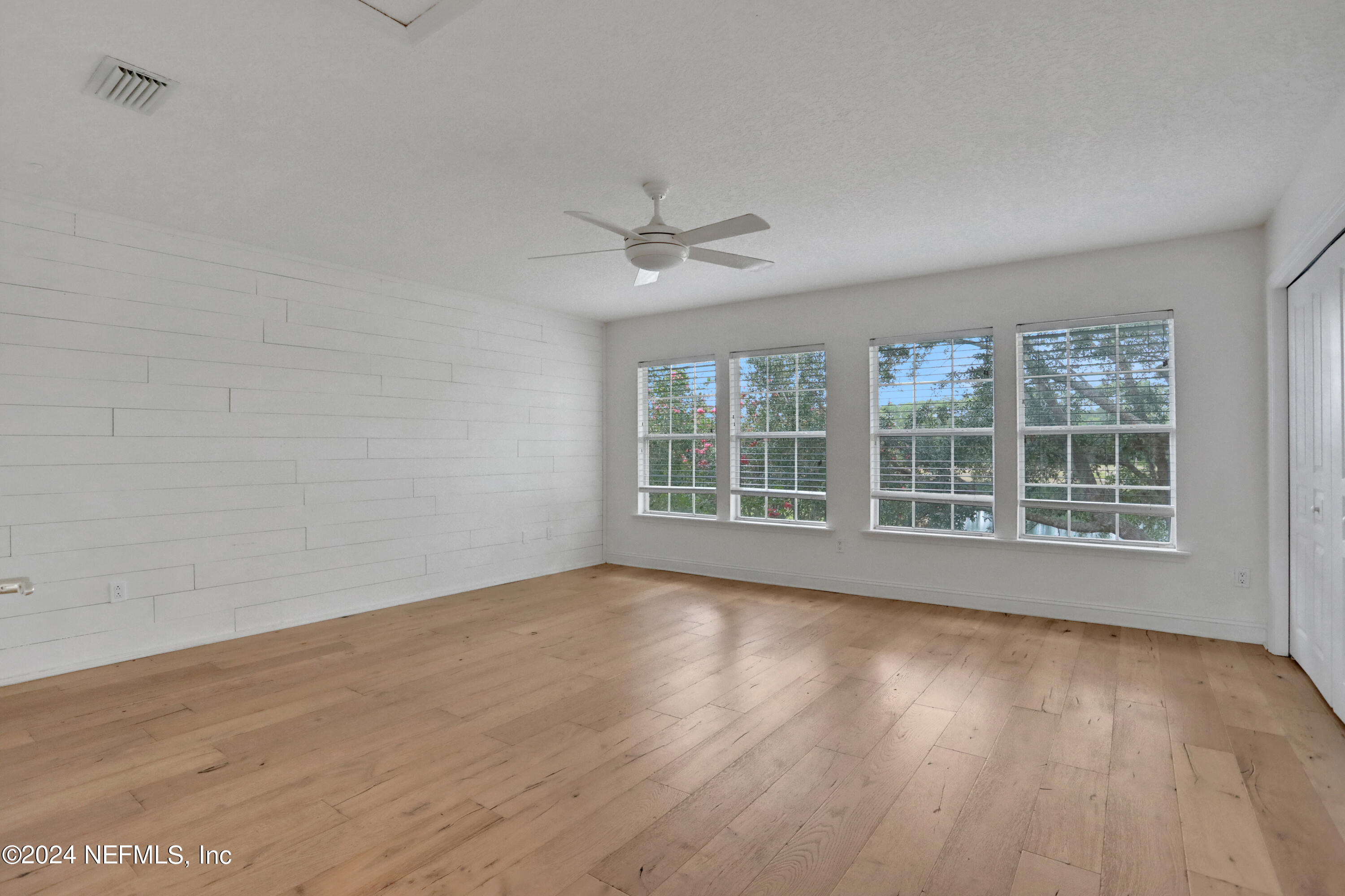 1131 EAGLE POINT Drive