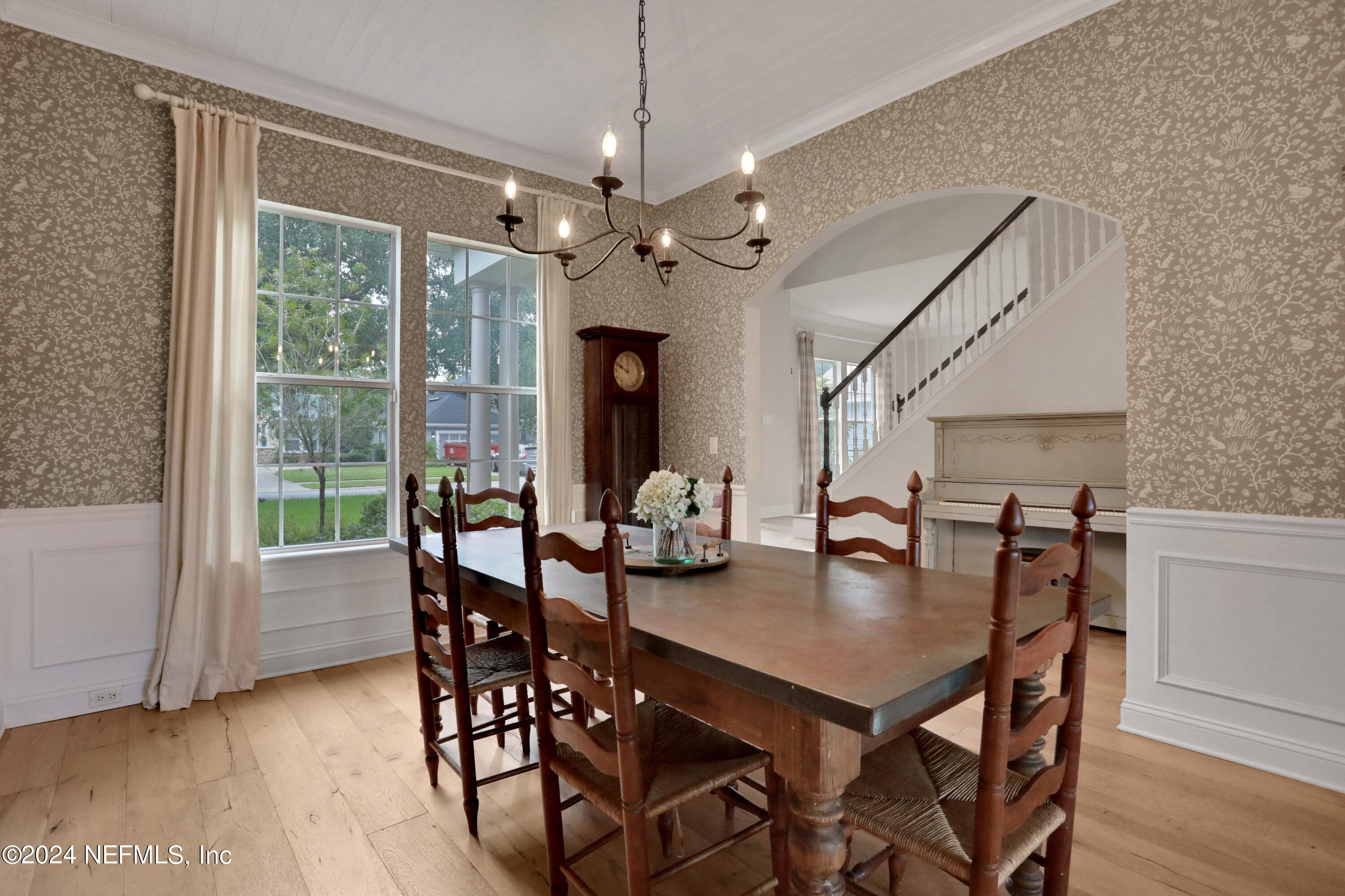 1131 EAGLE POINT Drive