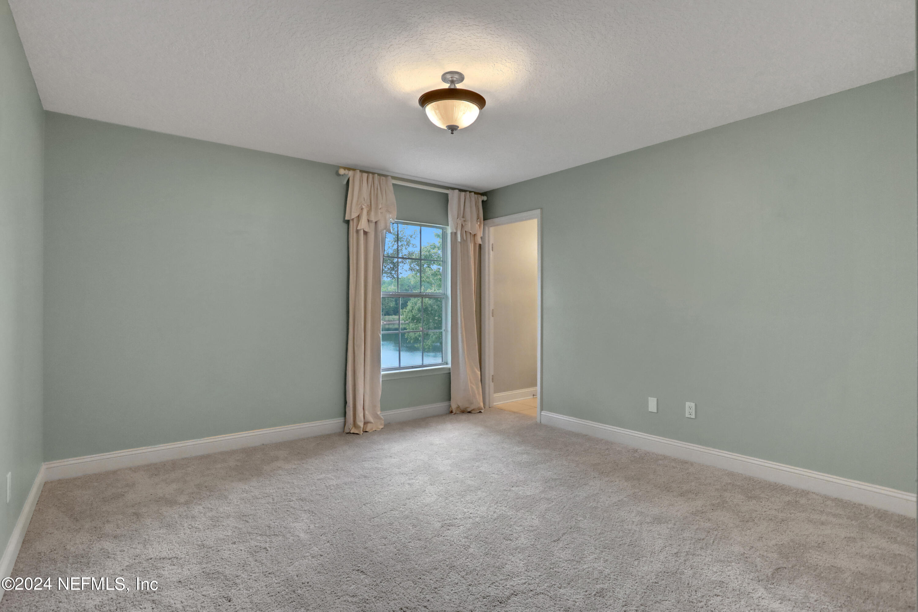 1131 EAGLE POINT Drive