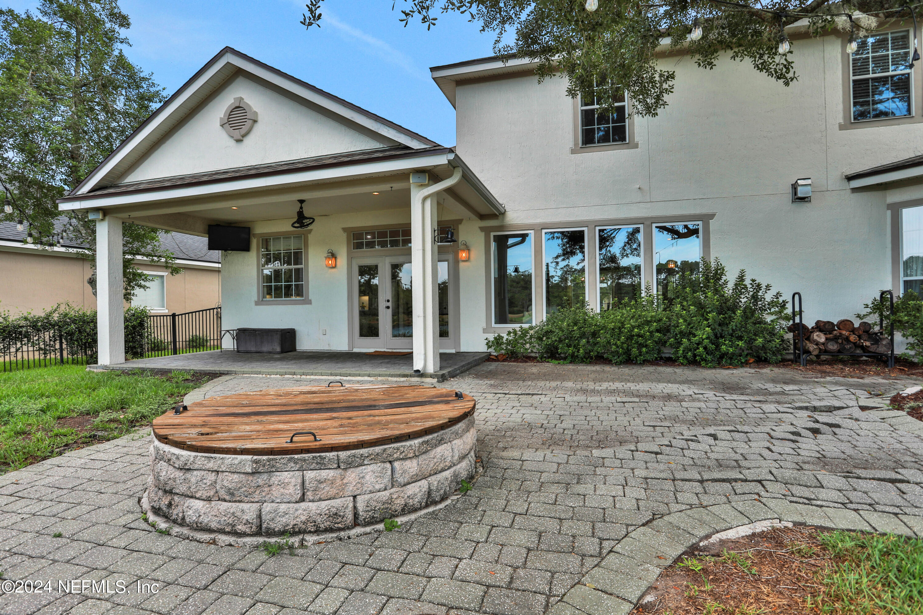 1131 EAGLE POINT Drive