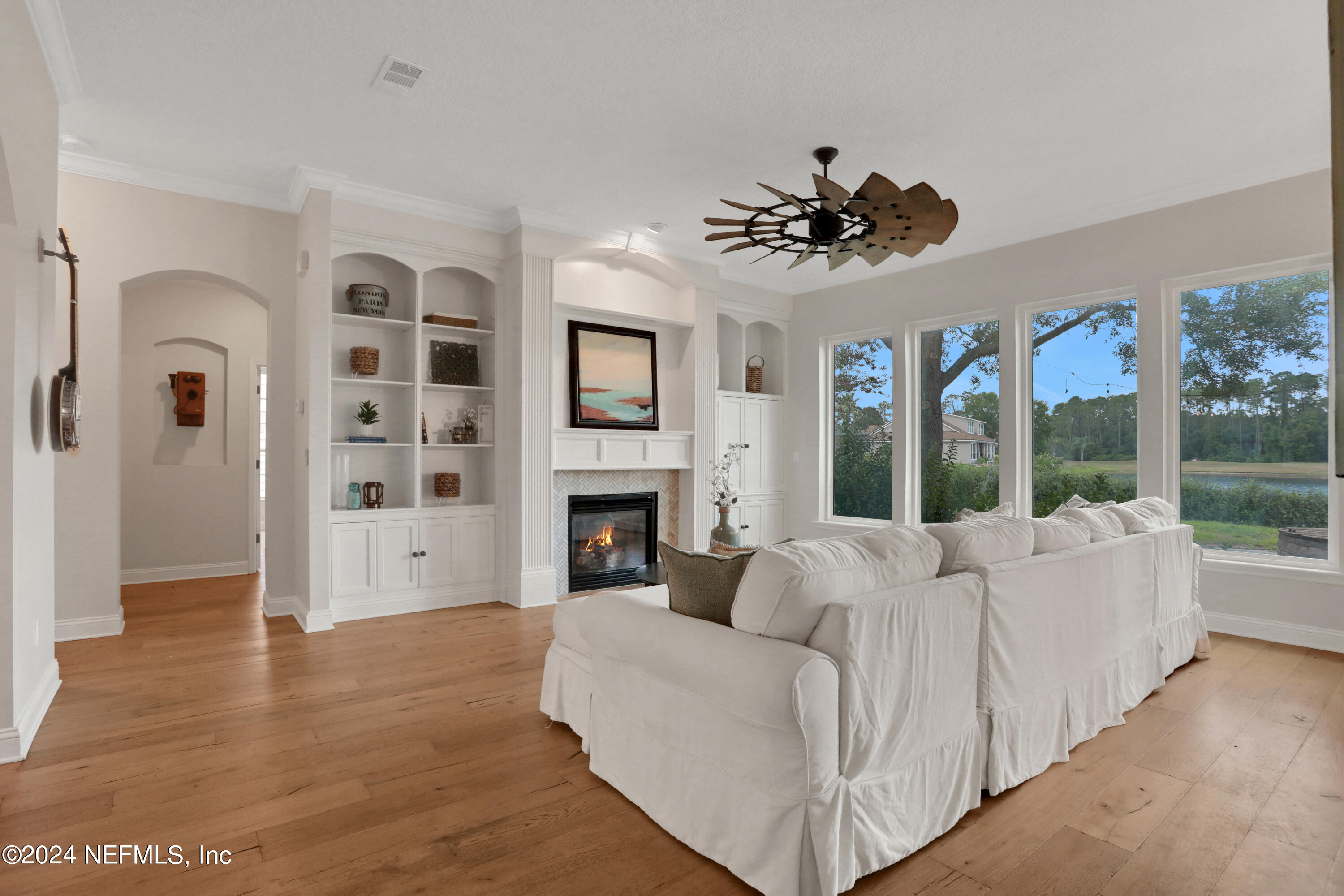1131 EAGLE POINT Drive