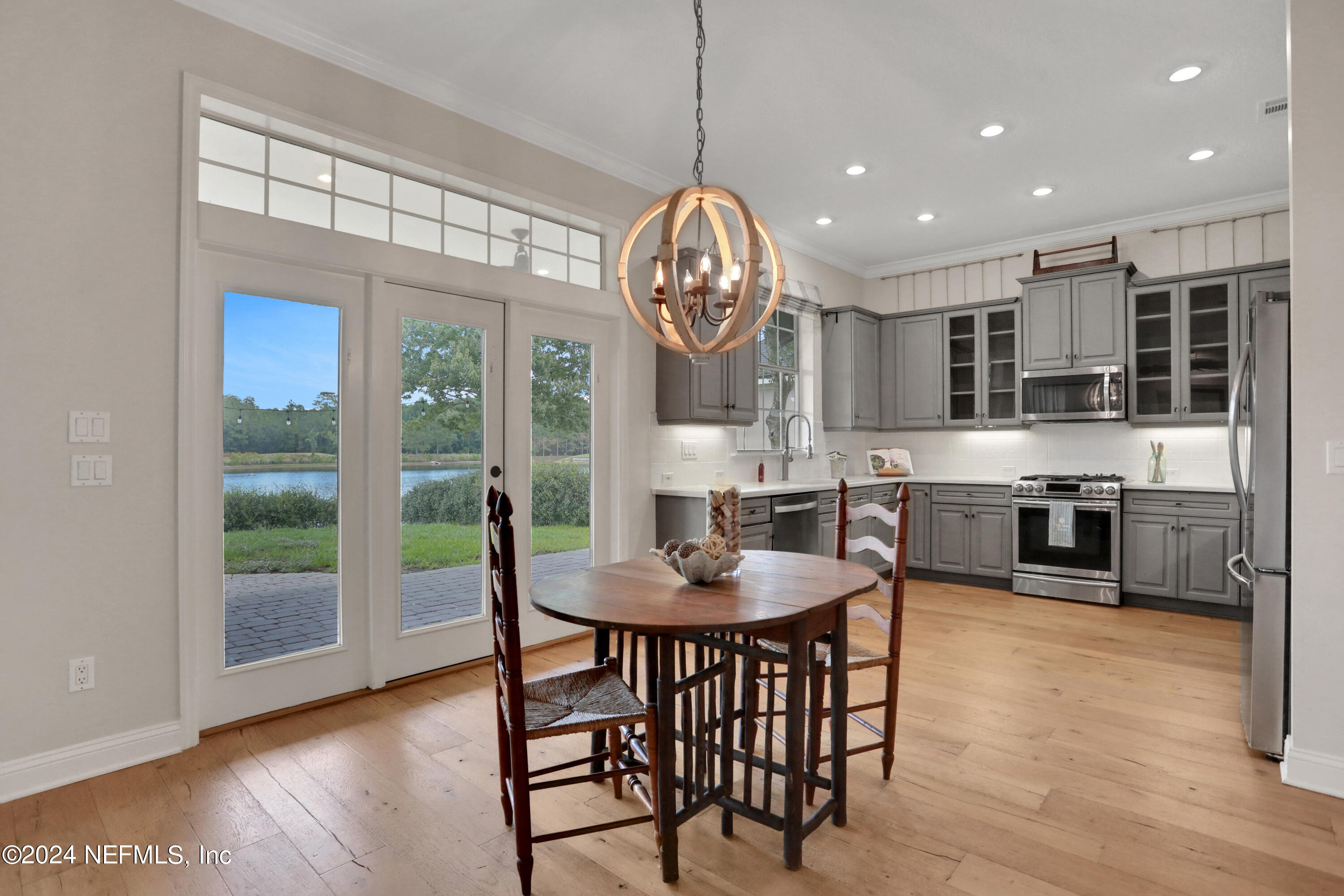 1131 EAGLE POINT Drive