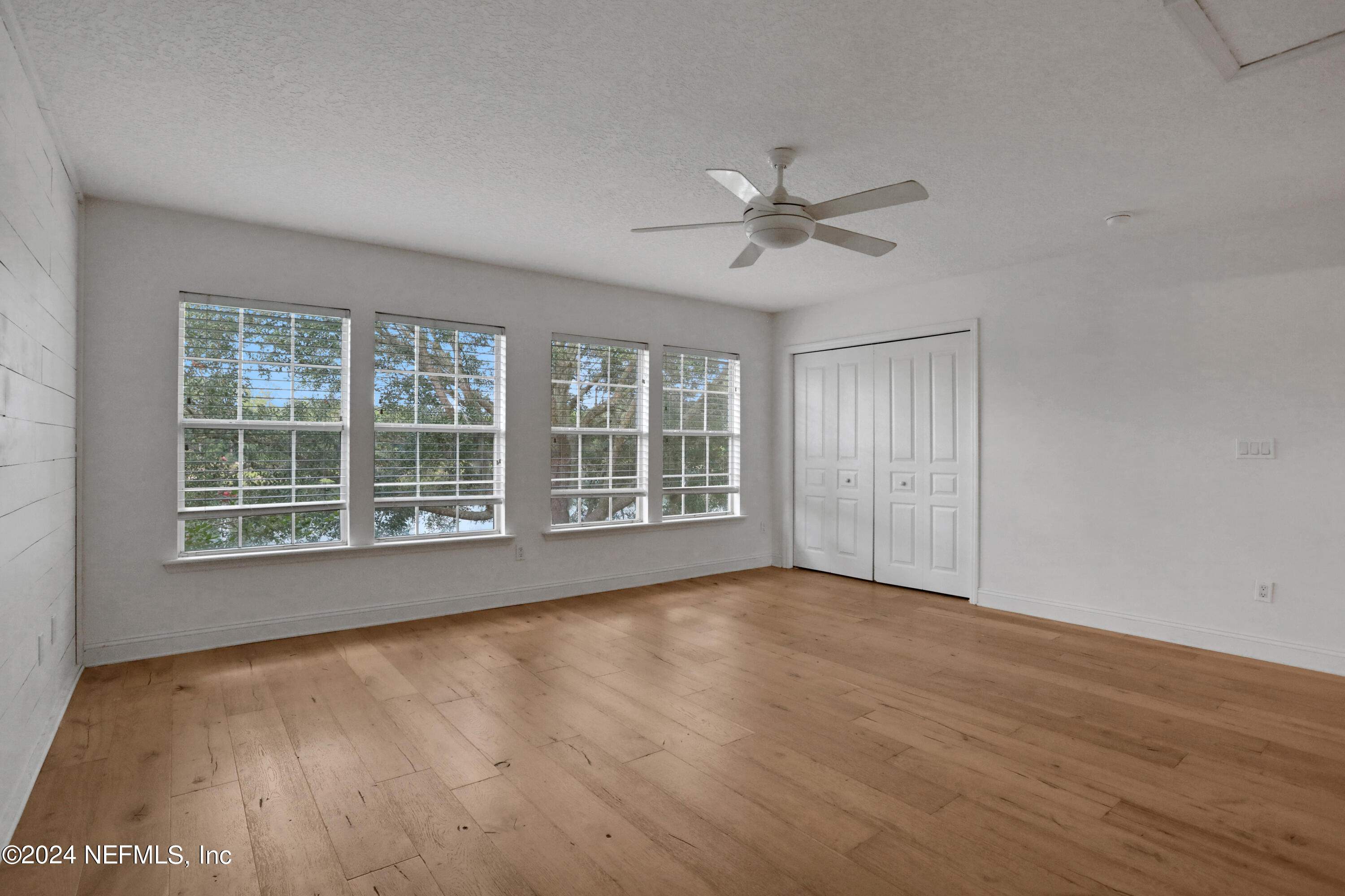 1131 EAGLE POINT Drive
