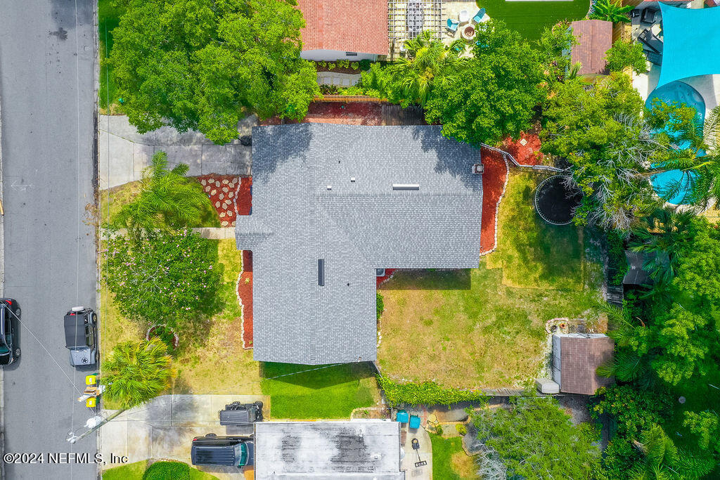 1210 18TH Avenue N