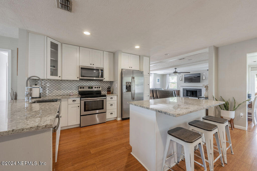1210 18TH Avenue N