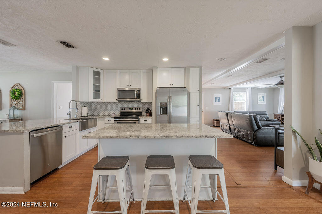 1210 18TH Avenue N