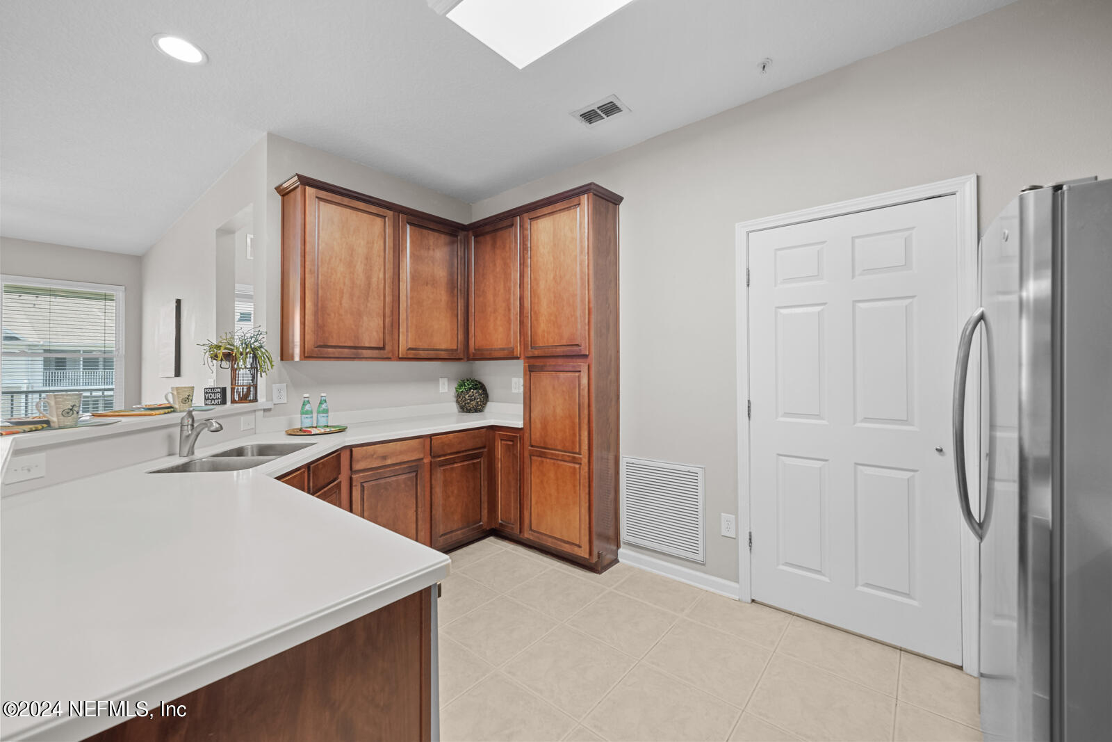 13364 BEACH Boulevard, 732