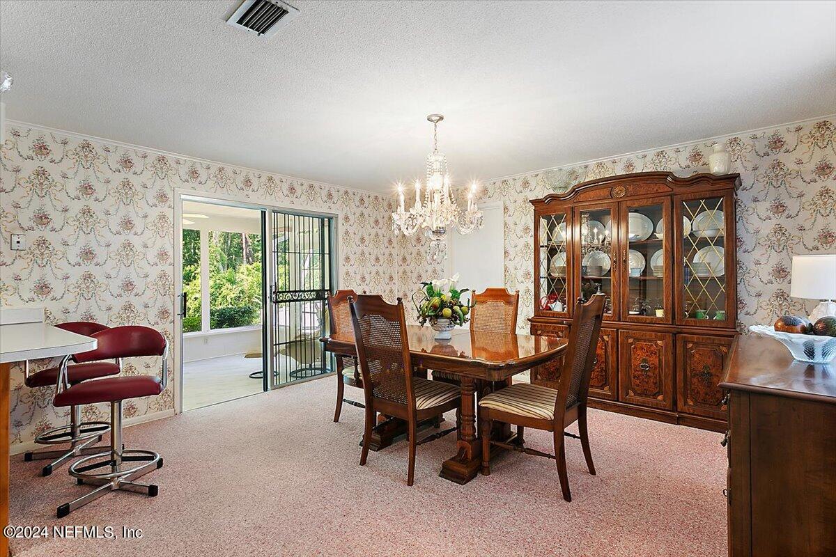 1178 KNOLL DR Drive W