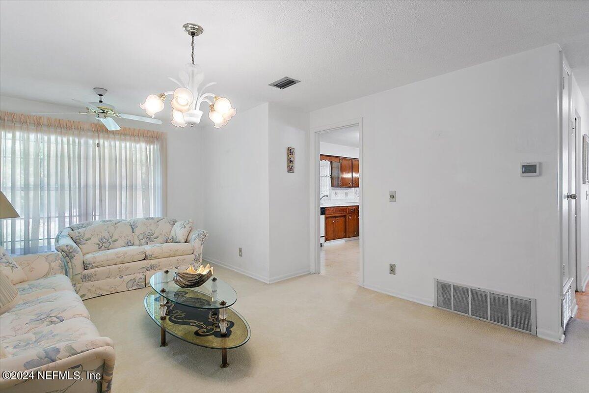 1178 KNOLL DR Drive W