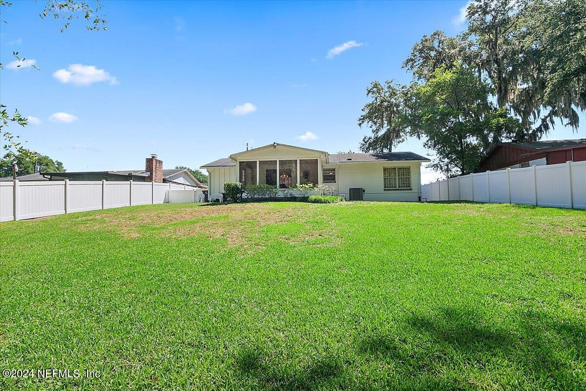 1178 KNOLL DR Drive W