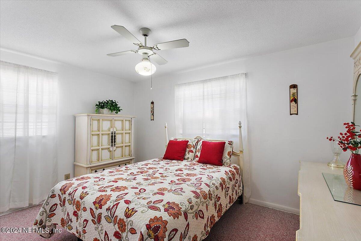 1178 KNOLL DR Drive W