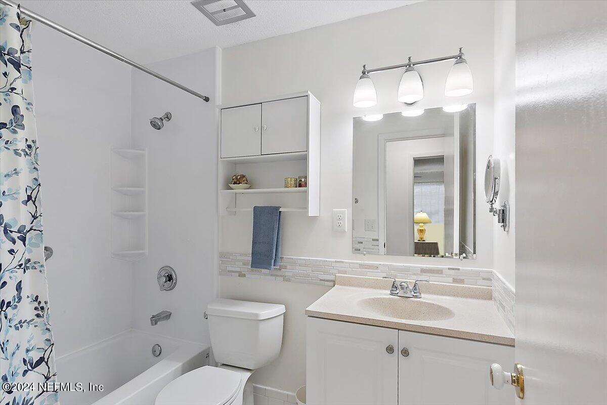 1178 KNOLL DR Drive W