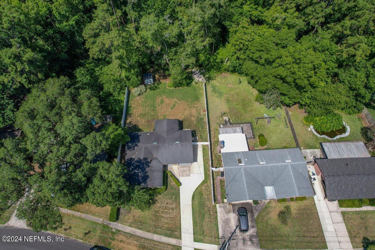 1178 KNOLL DR Drive W