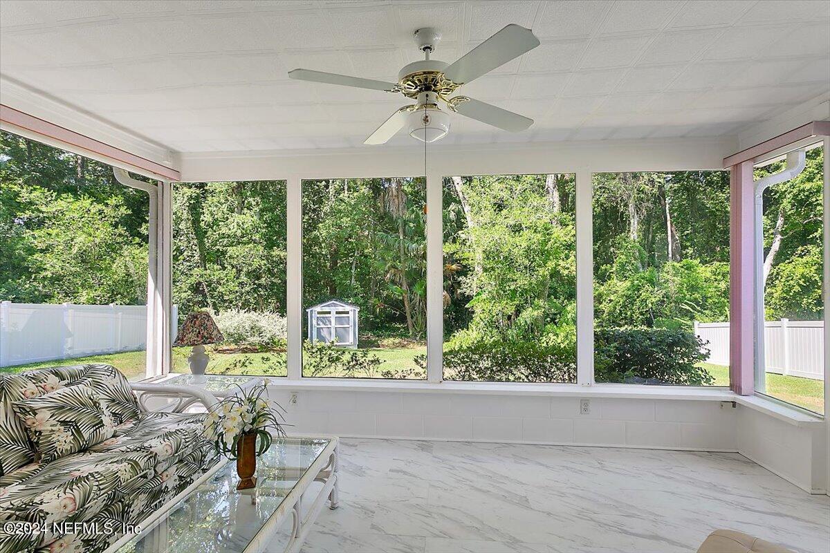 1178 KNOLL DR Drive W