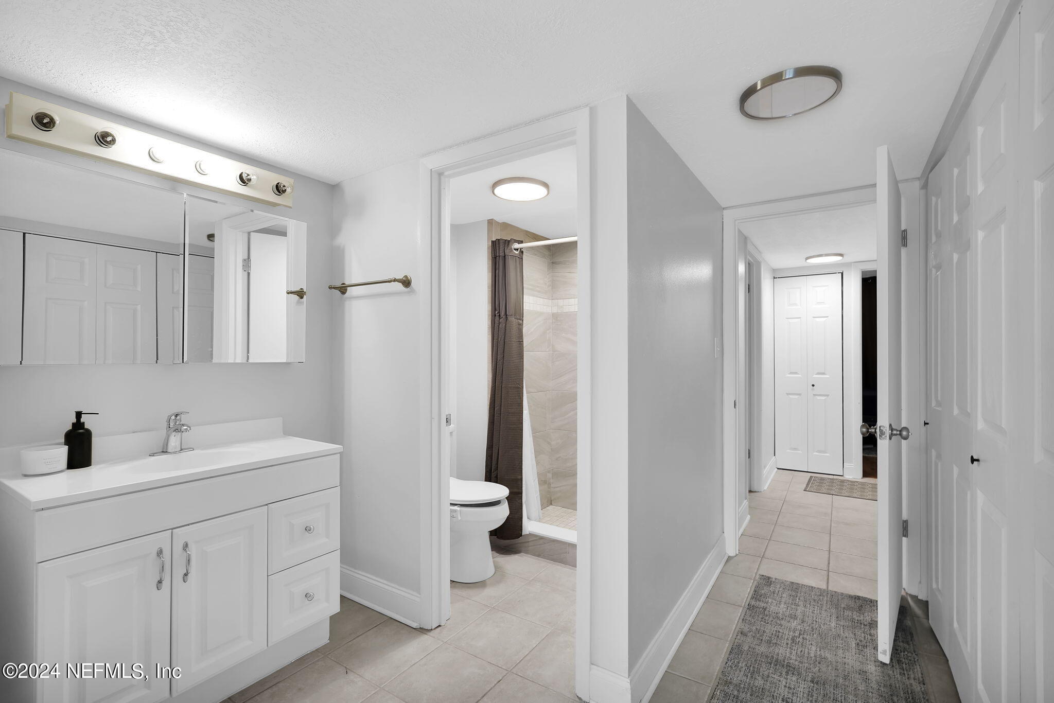 1301 1ST Street, 1206