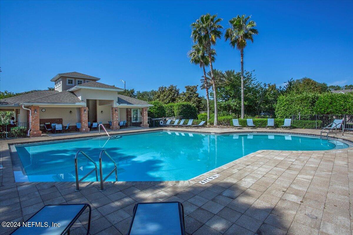 8111 SUMMERSIDE Circle