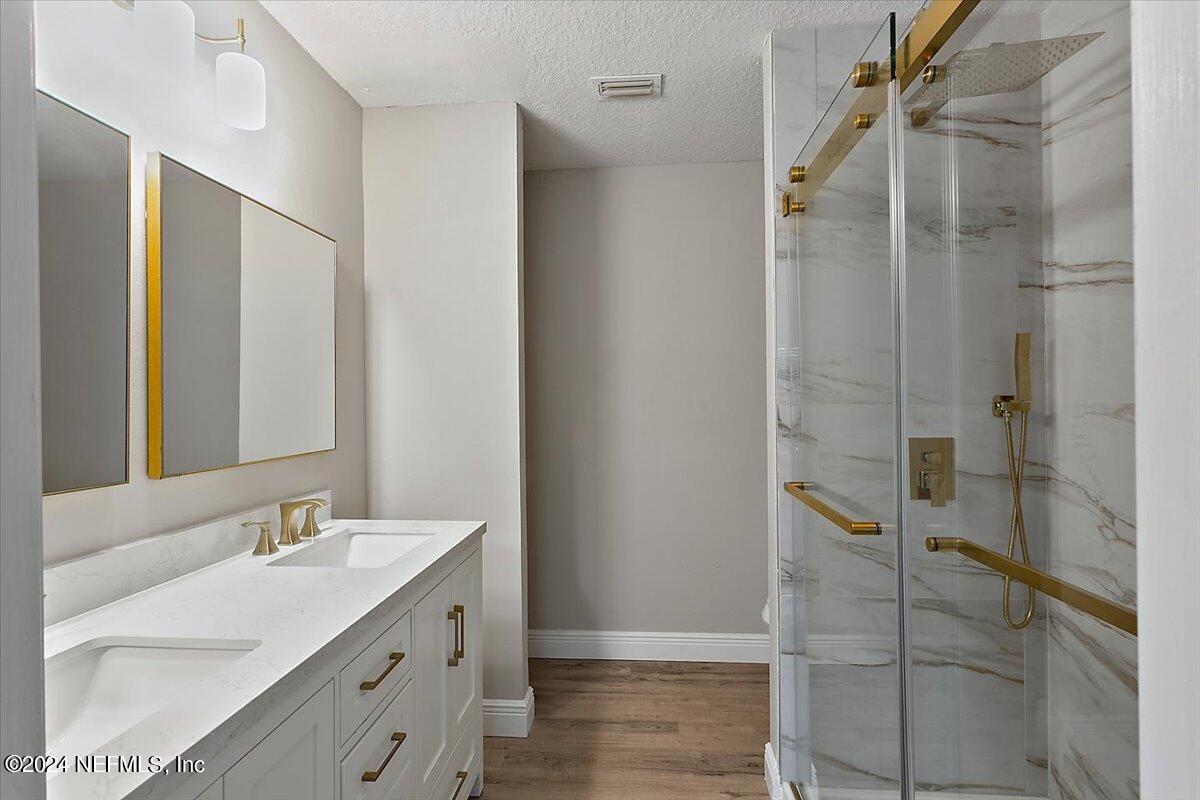 8111 SUMMERSIDE Circle
