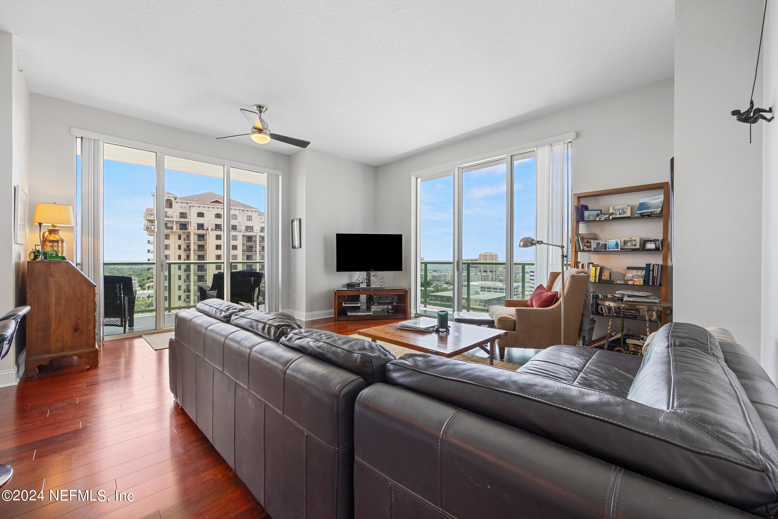1431 RIVERPLACE Boulevard, 1701