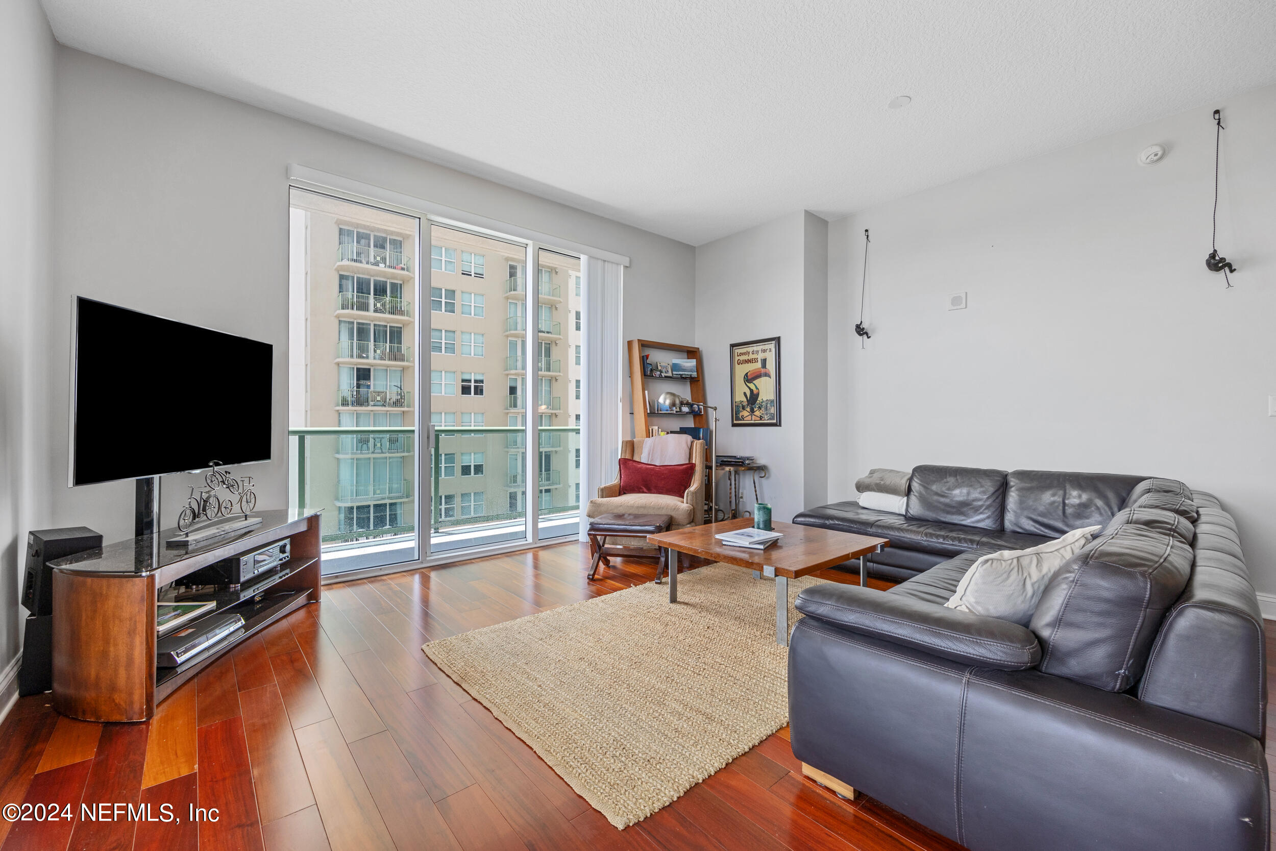 1431 RIVERPLACE Boulevard, 1701