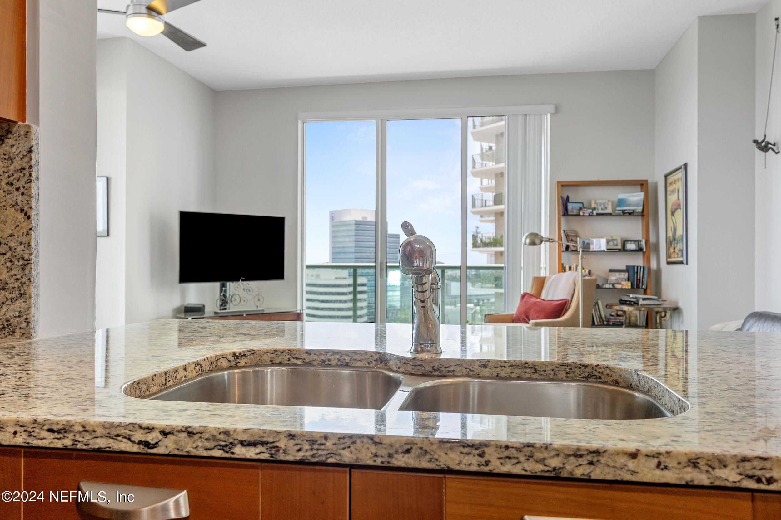 1431 RIVERPLACE Boulevard, 1701
