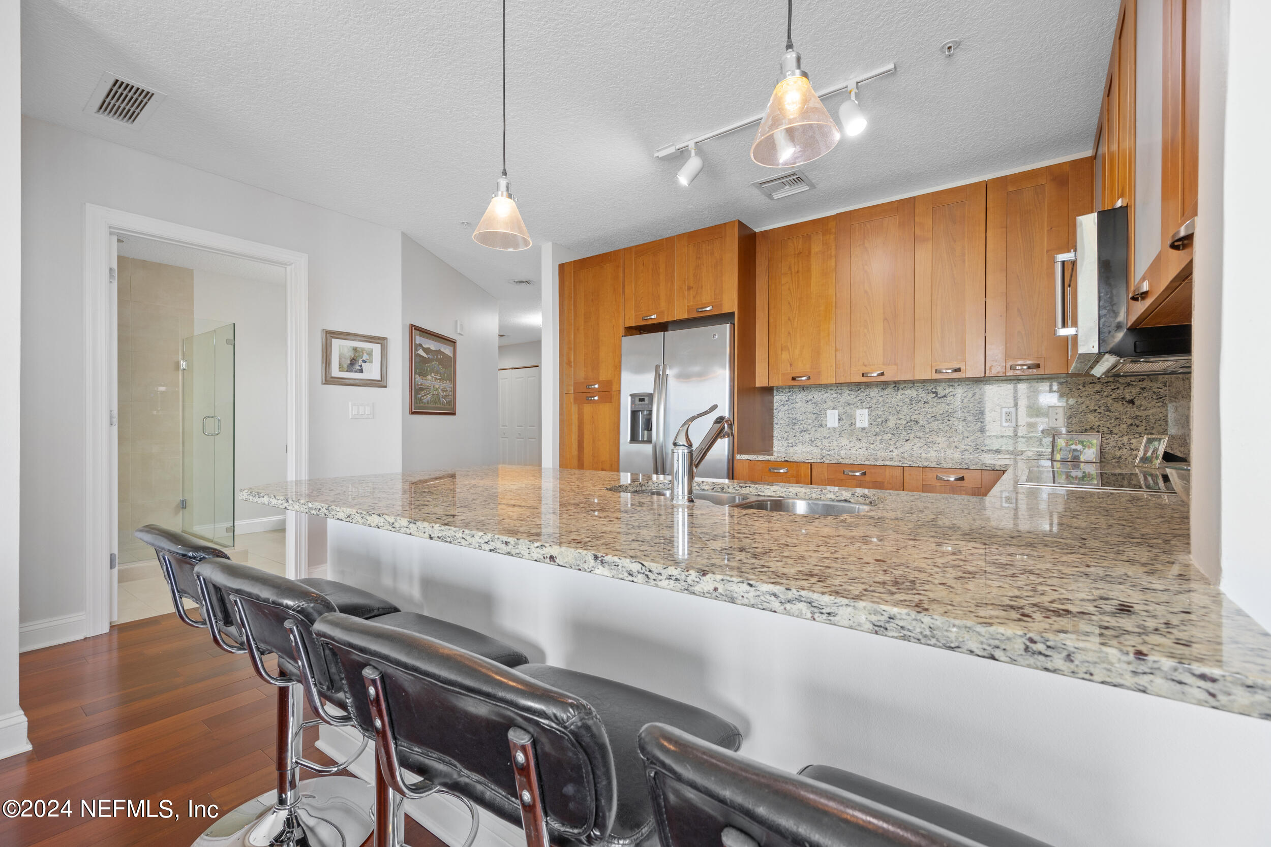 1431 RIVERPLACE Boulevard, 1701