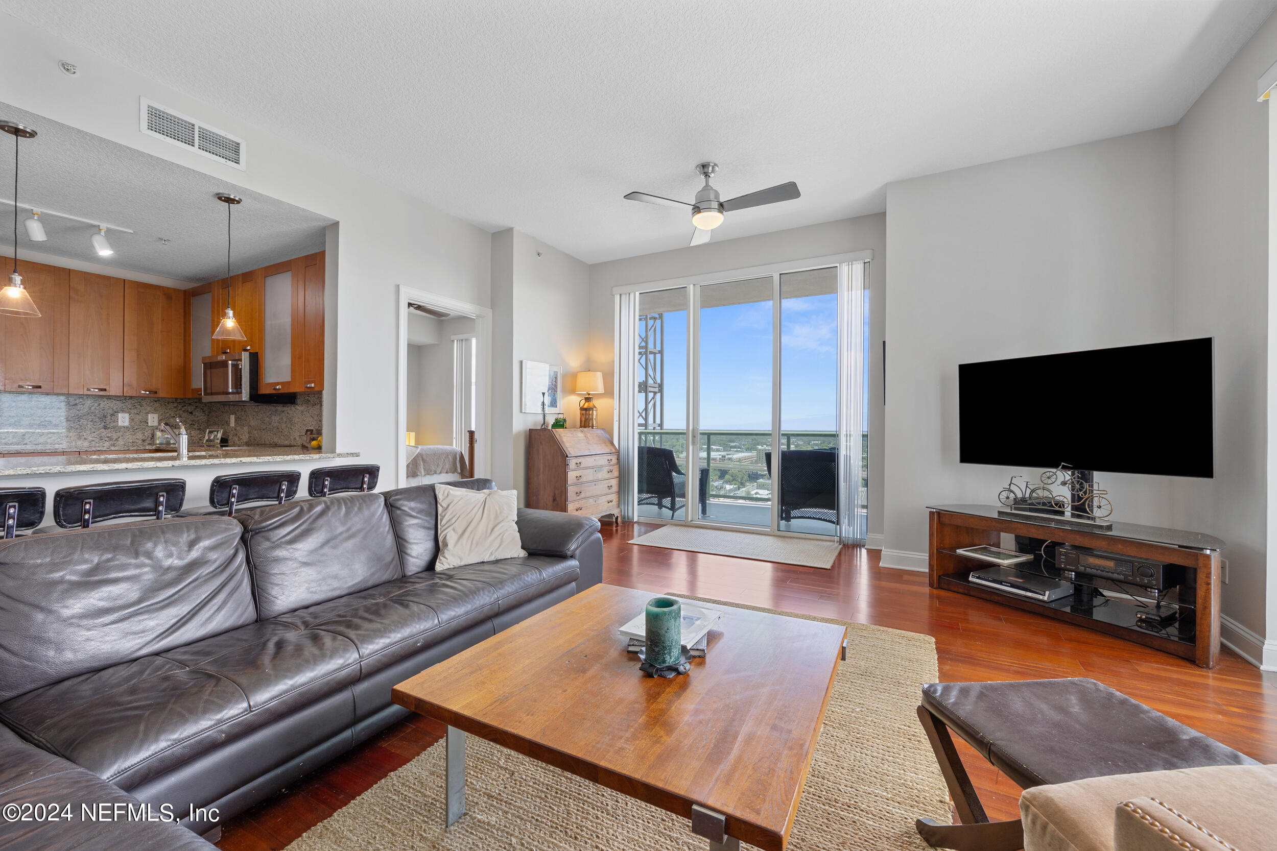 1431 RIVERPLACE Boulevard, 1701