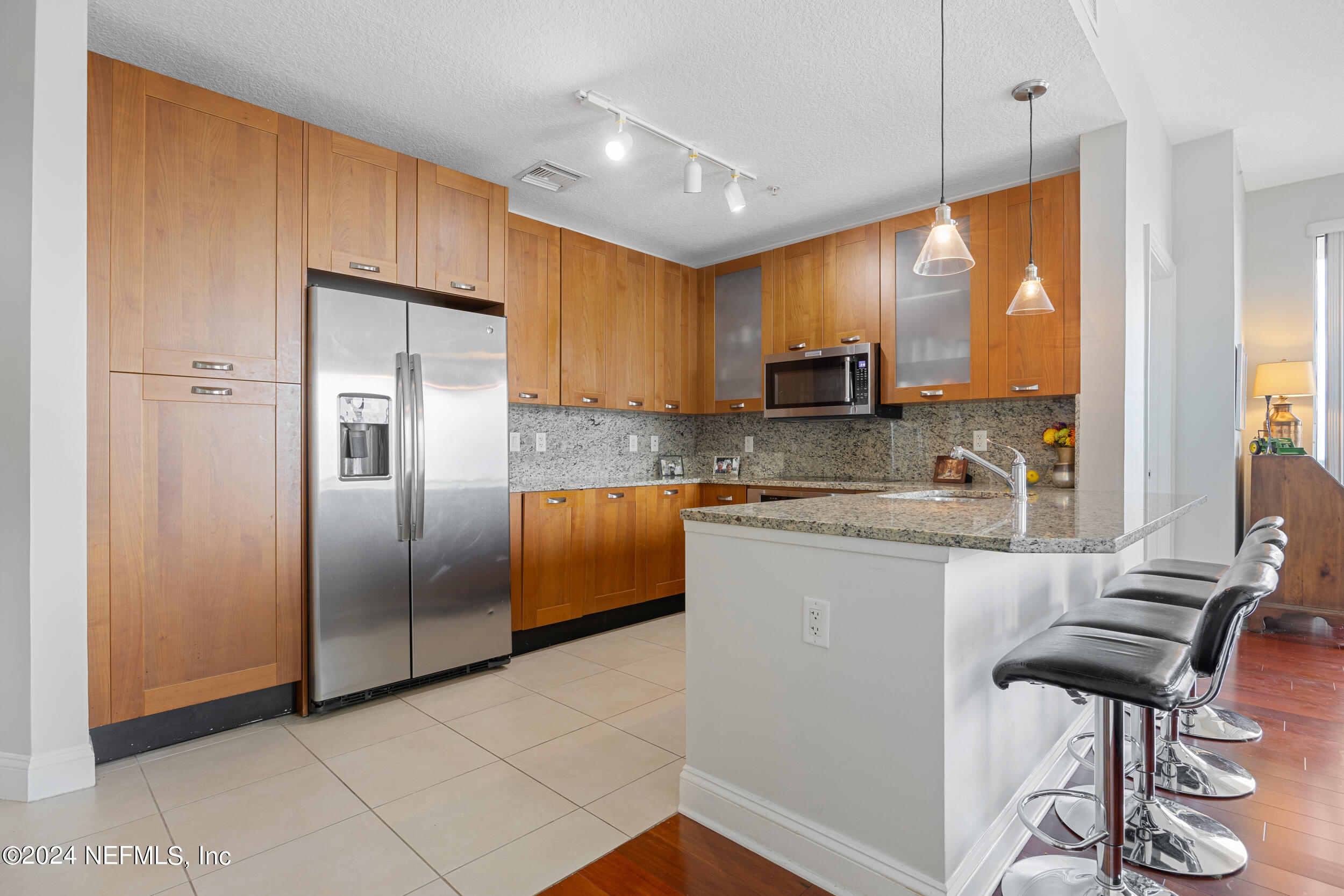 1431 RIVERPLACE Boulevard, 1701