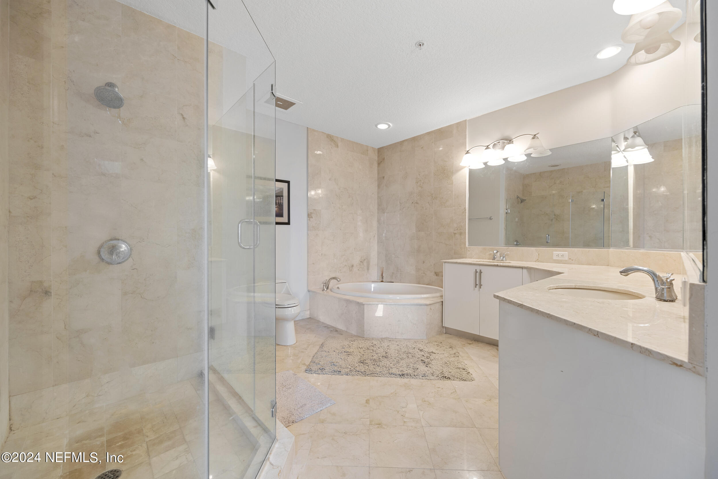 1431 RIVERPLACE Boulevard, 1701