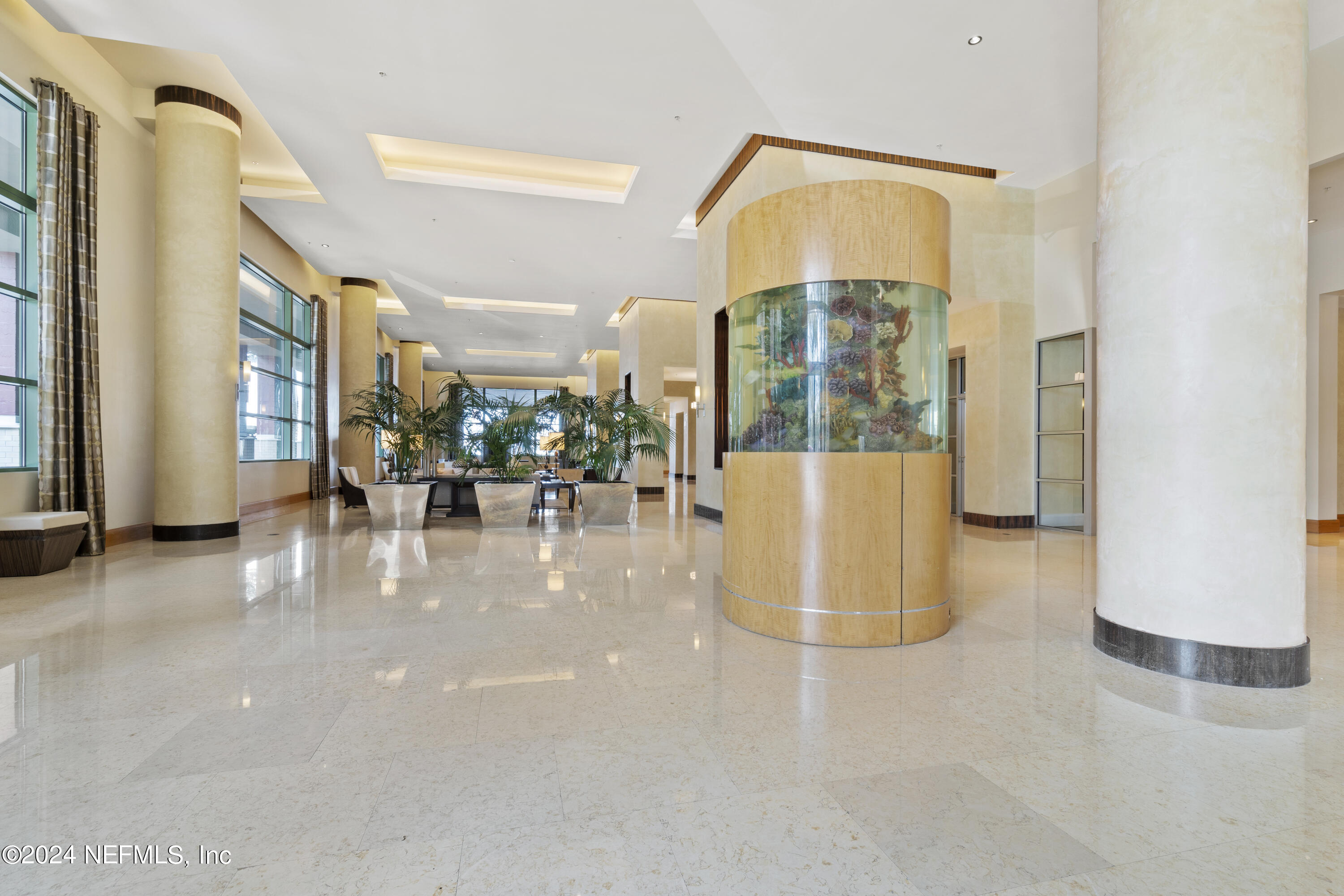 1431 RIVERPLACE Boulevard, 1701