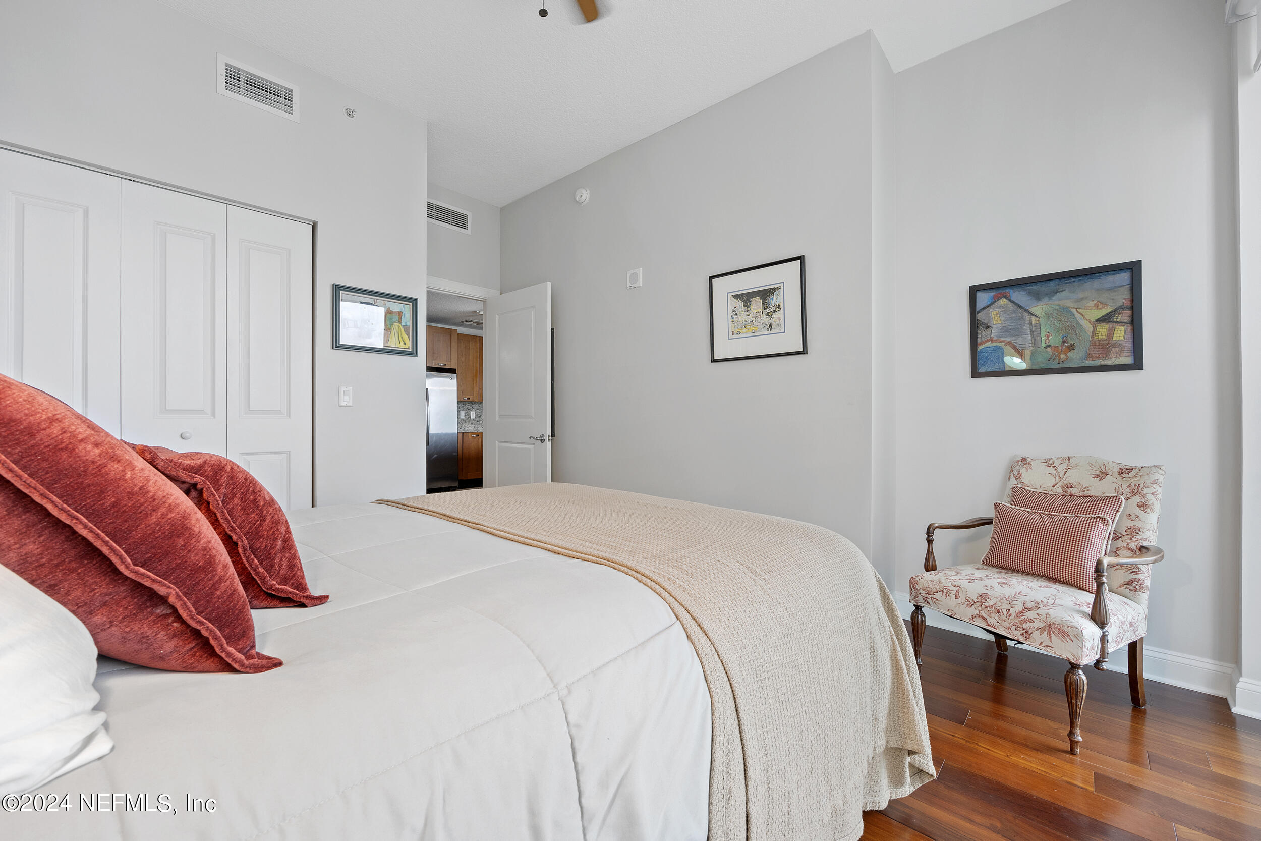 1431 RIVERPLACE Boulevard, 1701