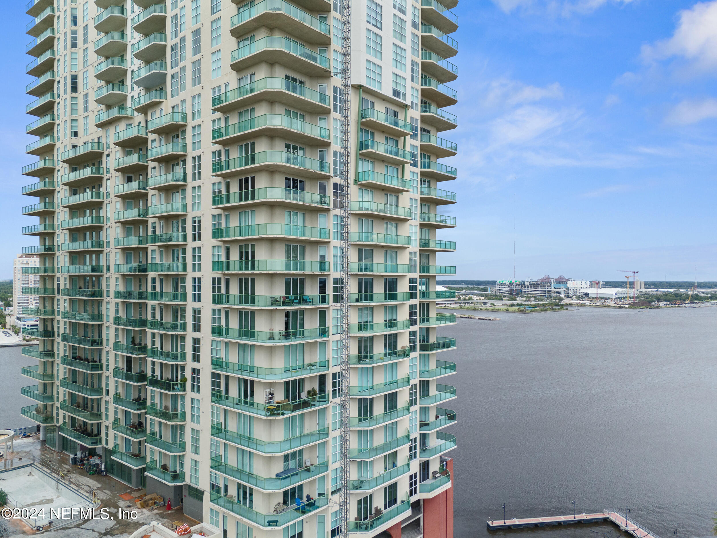 1431 RIVERPLACE Boulevard, 1701
