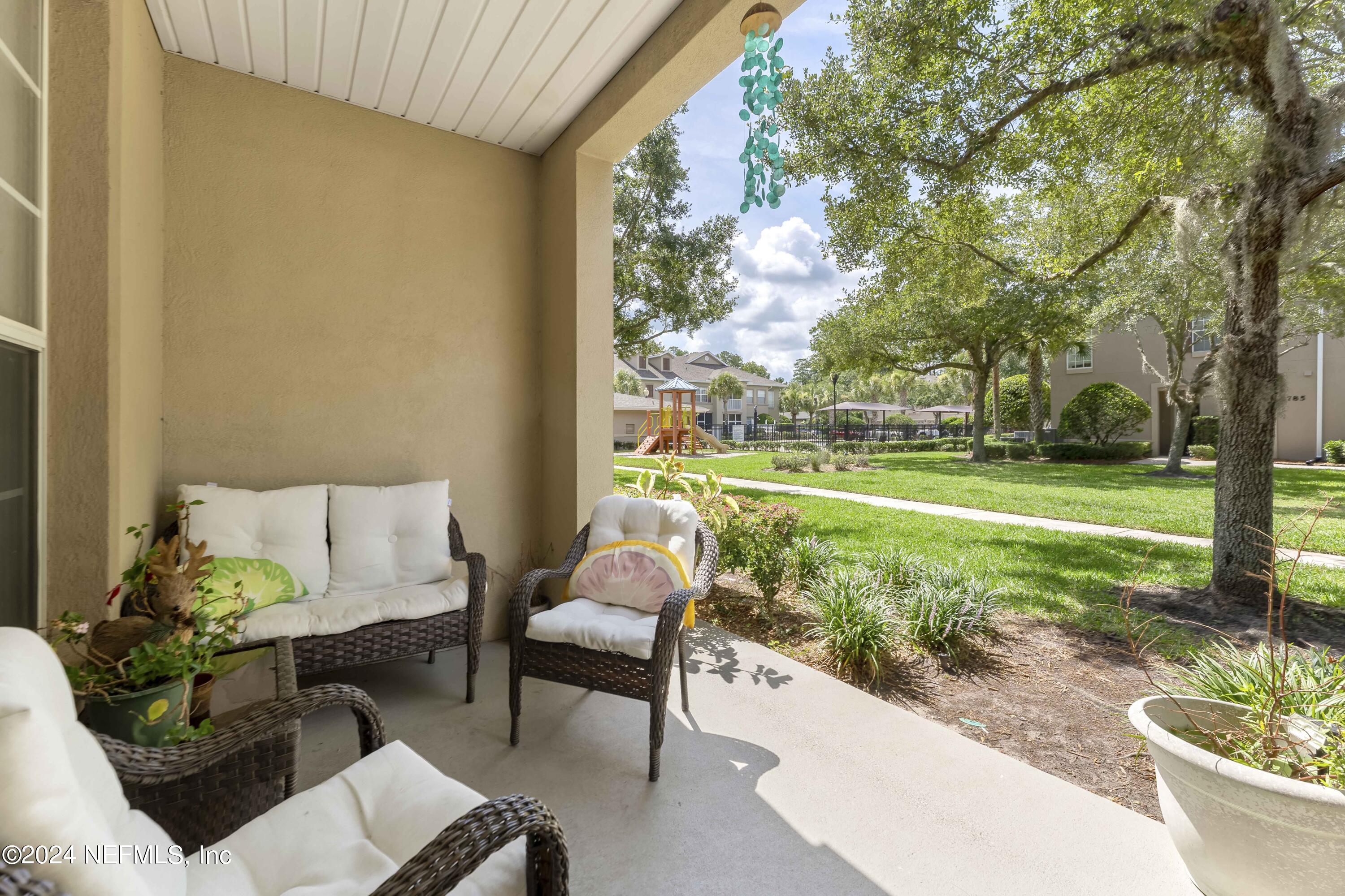 3878 SUMMER GROVE Way N