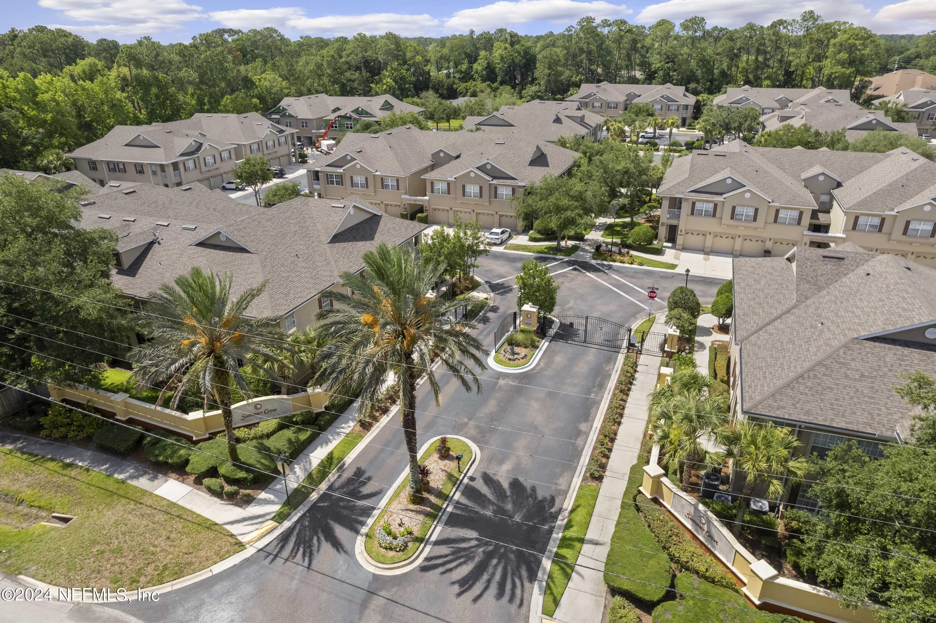 3878 SUMMER GROVE Way N