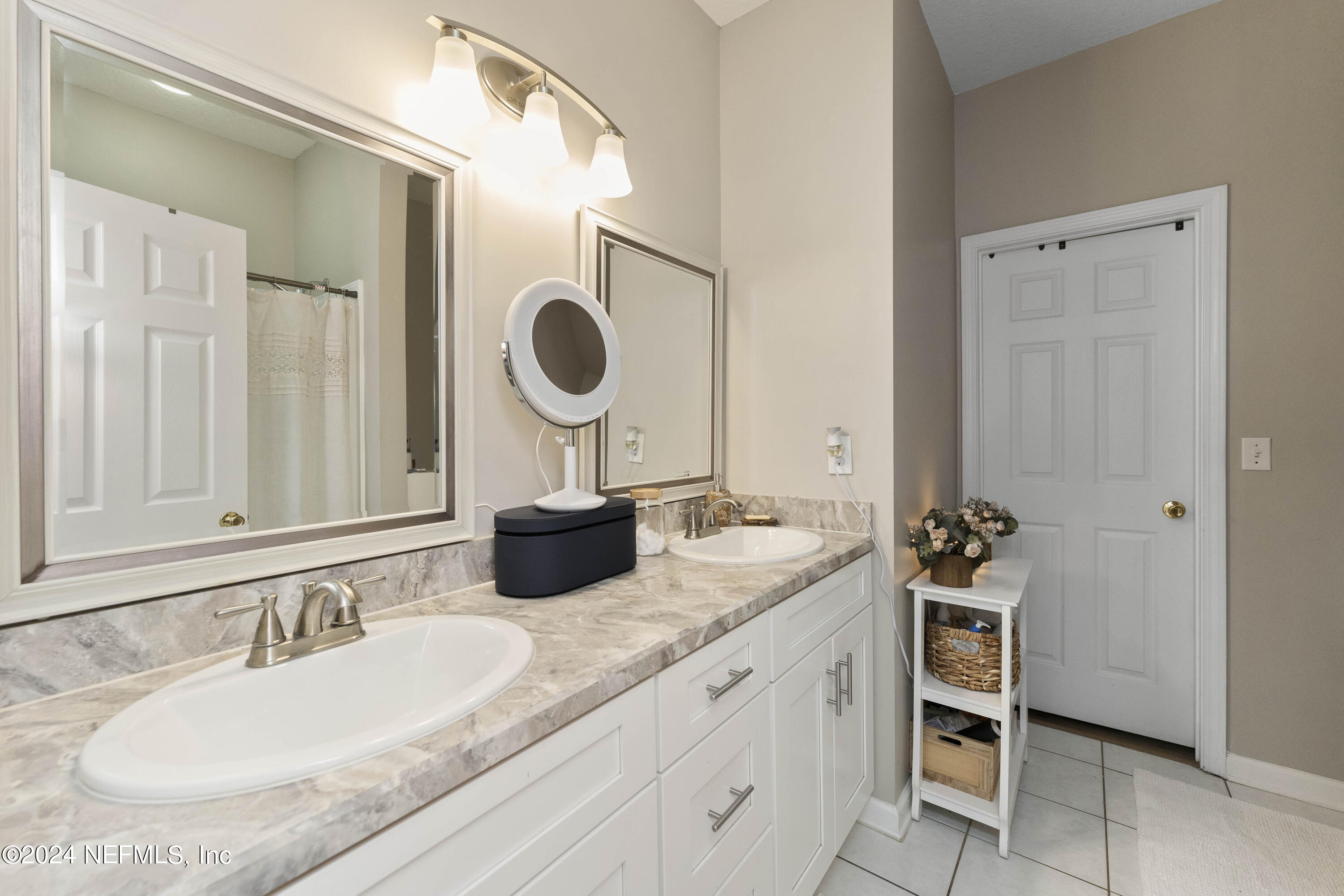 3878 SUMMER GROVE Way N