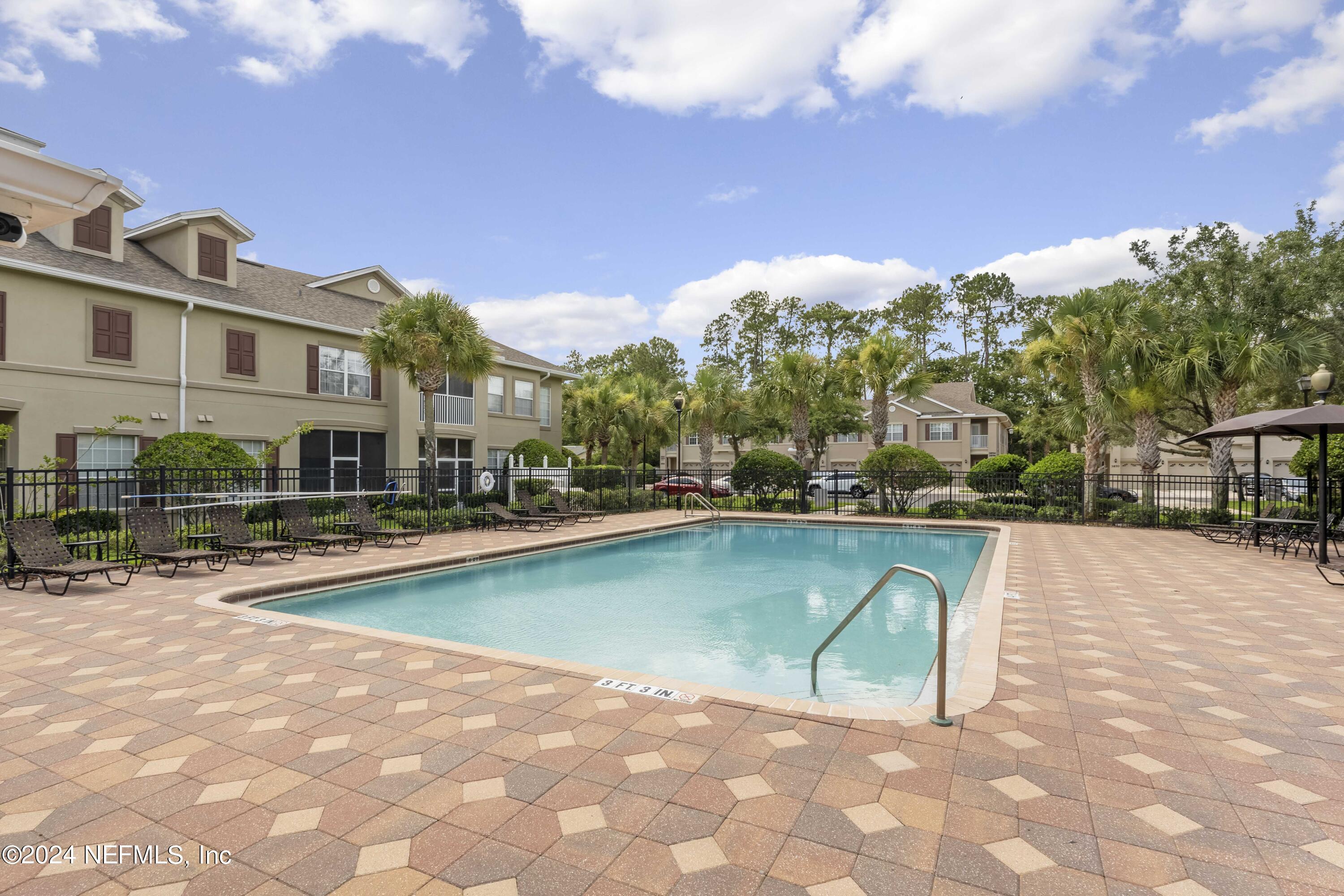 3878 SUMMER GROVE Way N