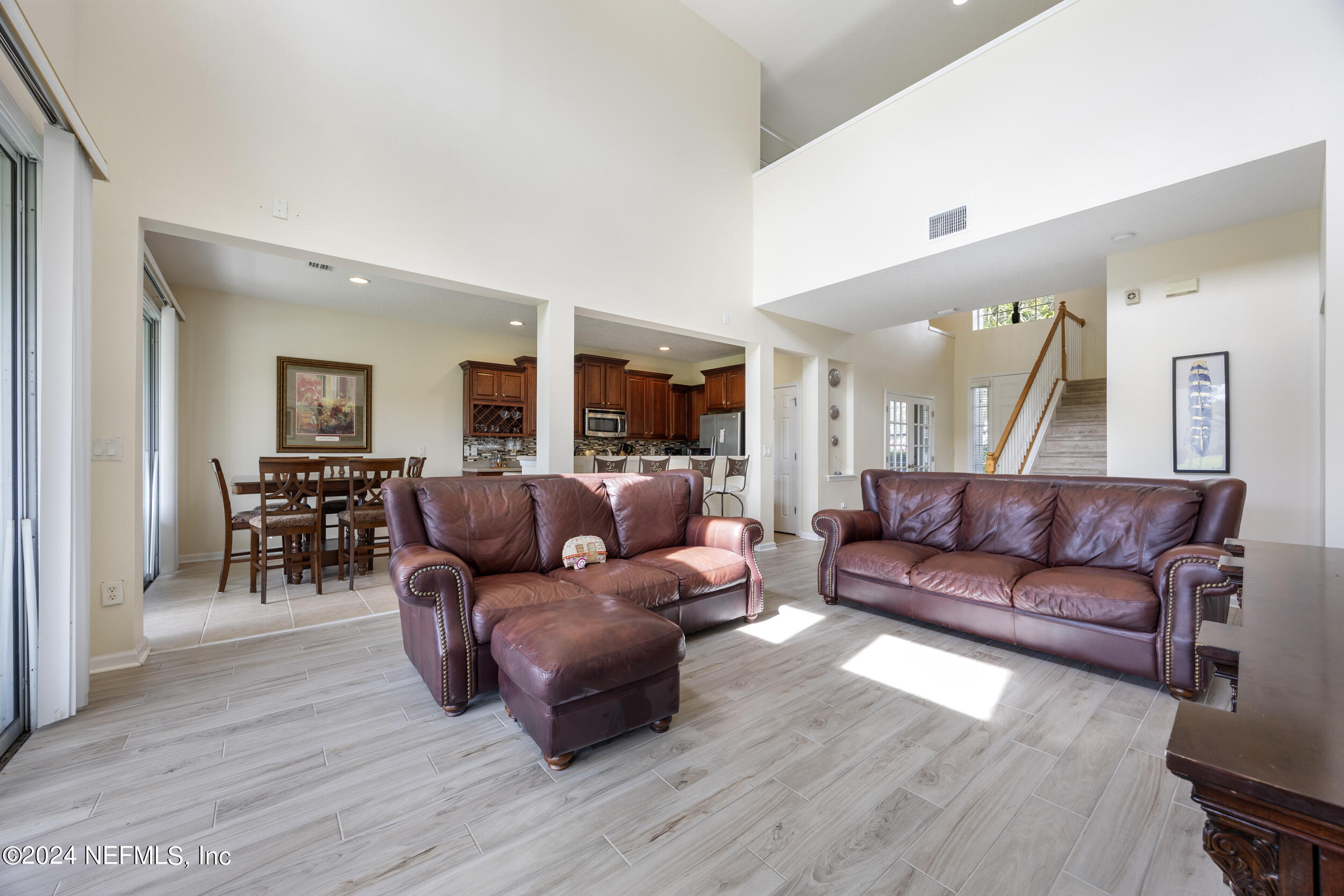 3863 HARTWOOD Lane