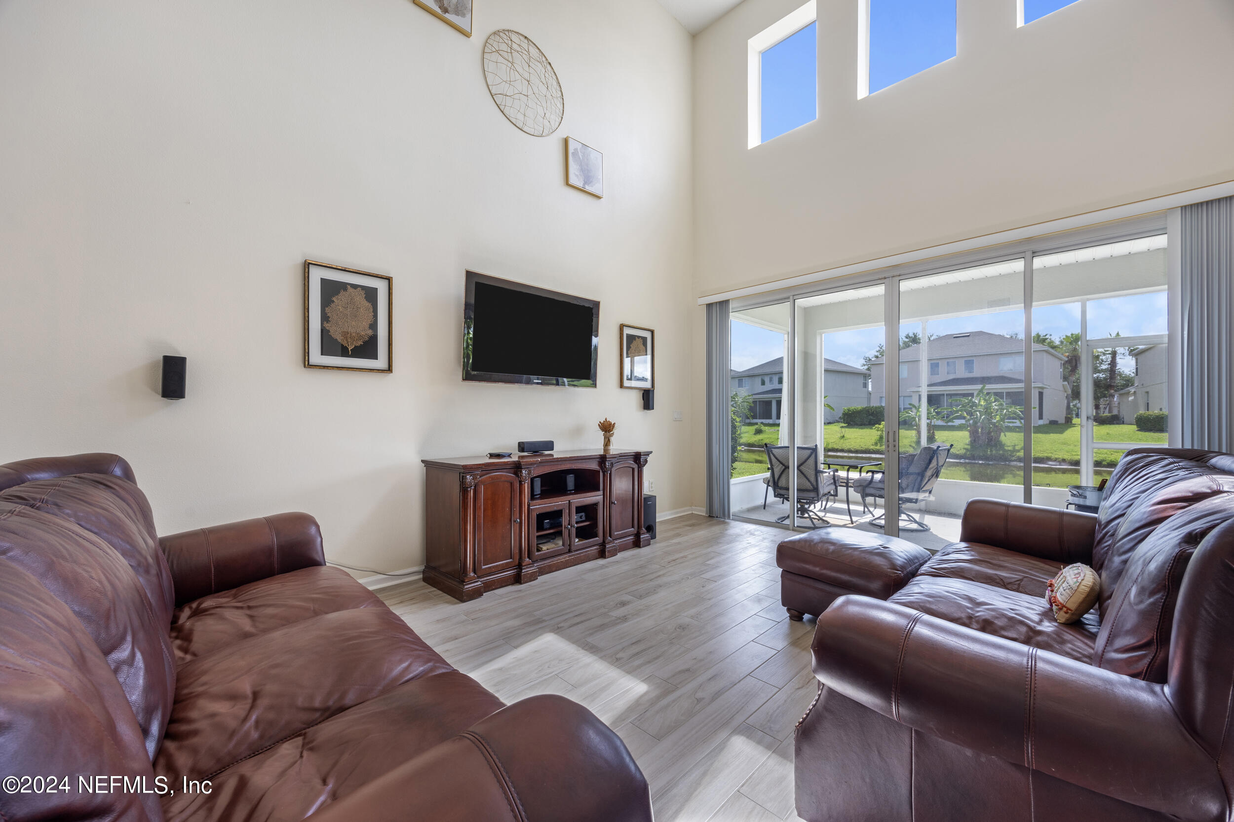 3863 HARTWOOD Lane