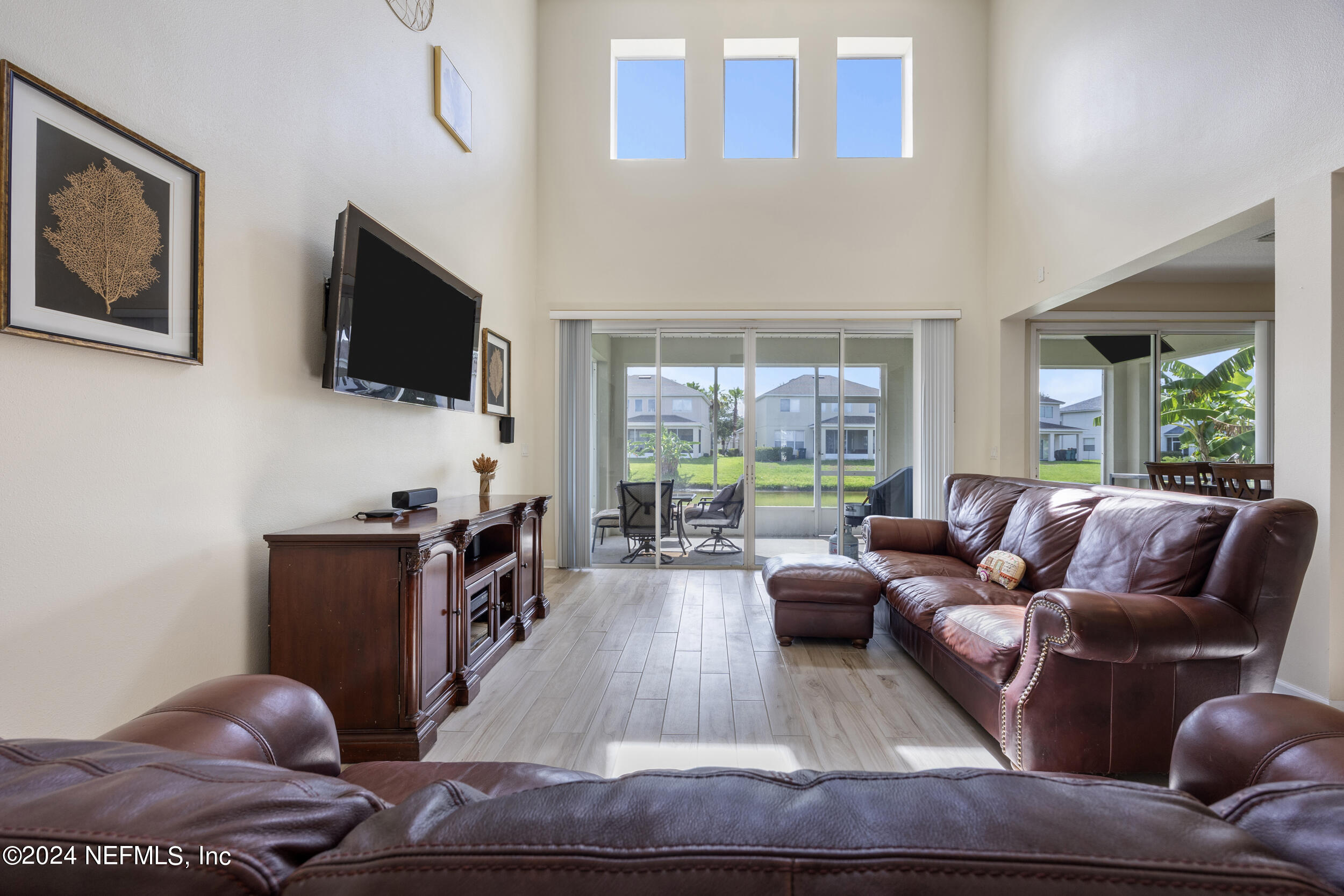 3863 HARTWOOD Lane