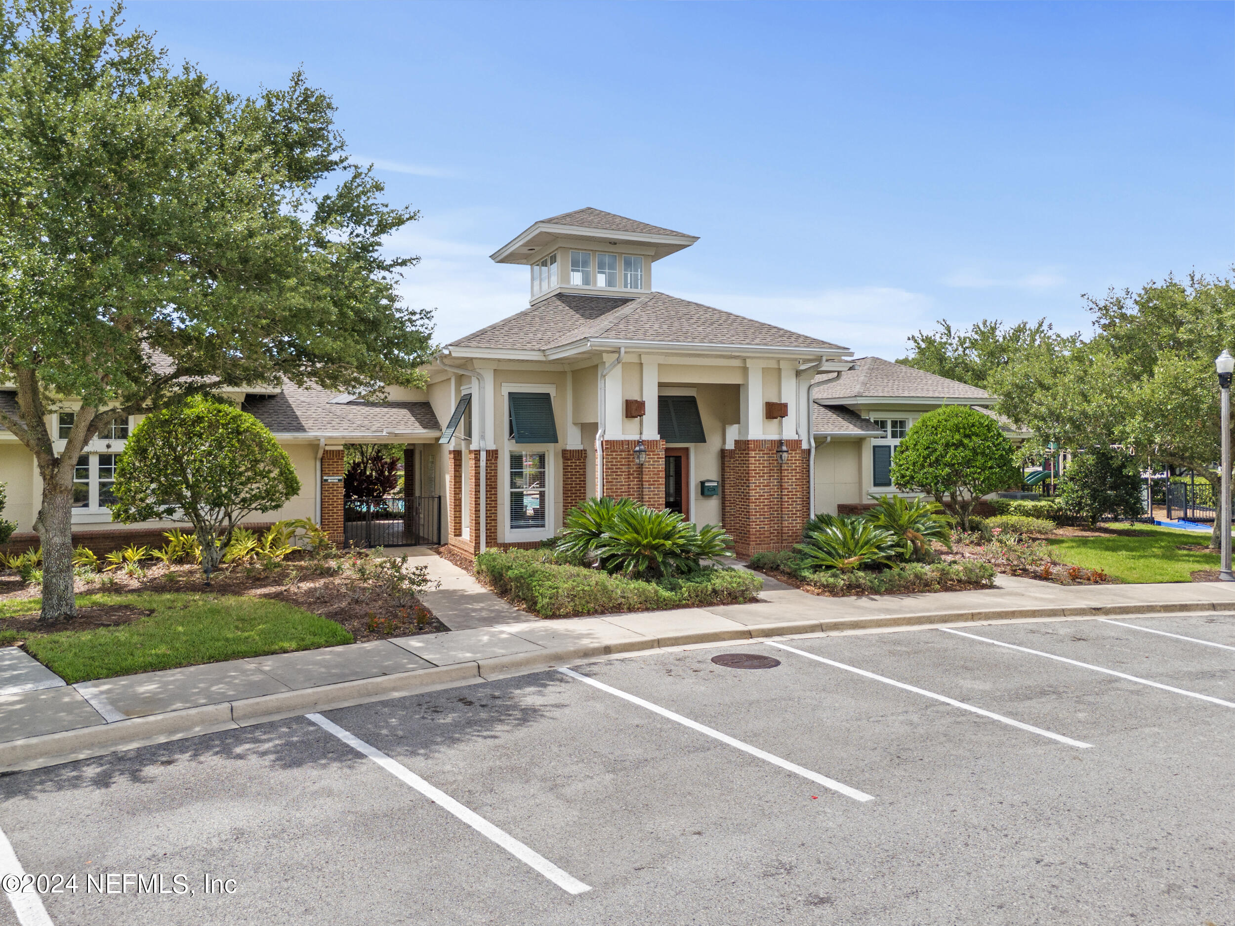 3863 HARTWOOD Lane