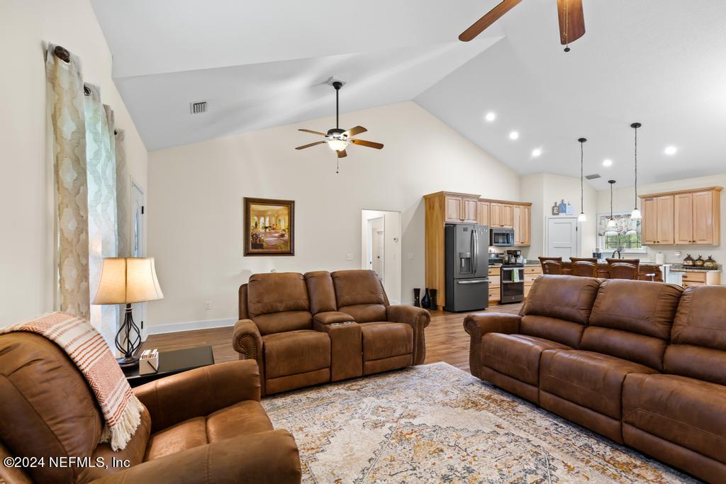35042 HEARTHSTONE Way